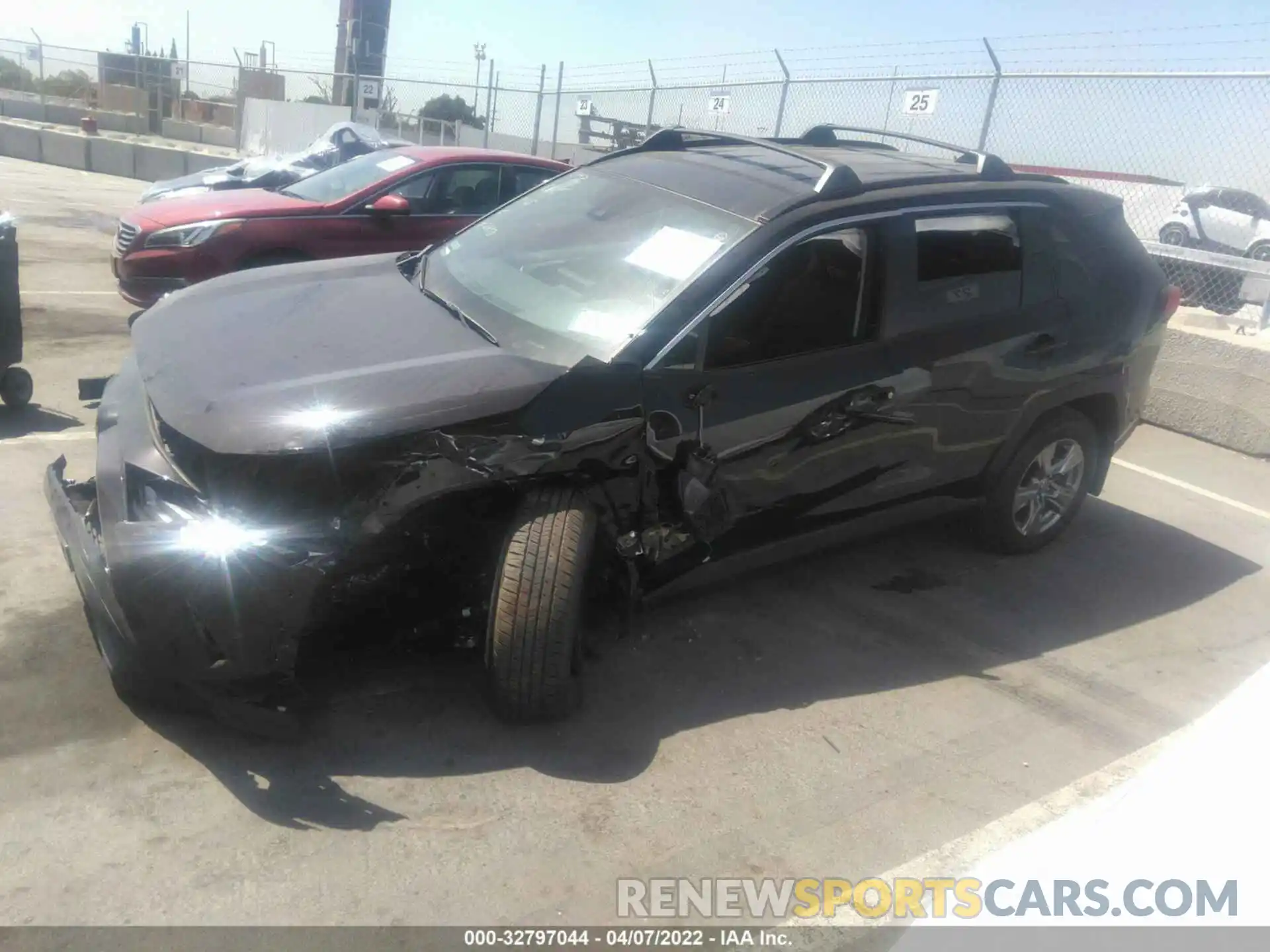 2 Photograph of a damaged car 2T3W1RFV2NC183114 TOYOTA RAV4 2022