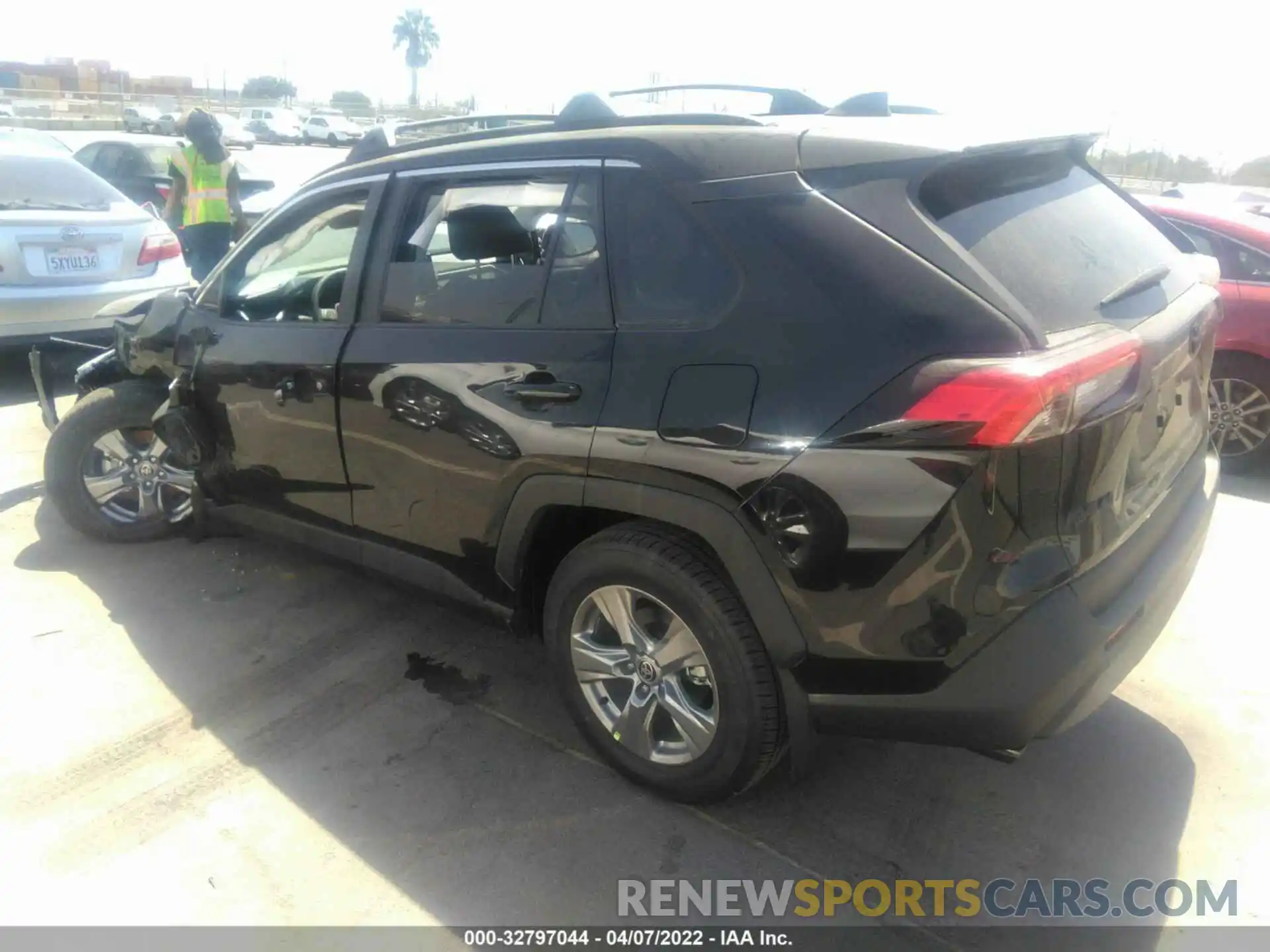 3 Photograph of a damaged car 2T3W1RFV2NC183114 TOYOTA RAV4 2022