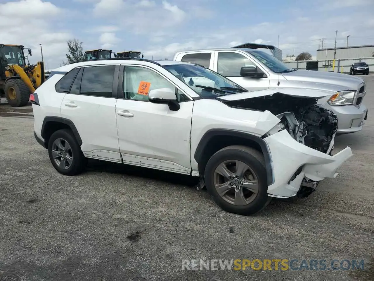 4 Photograph of a damaged car 2T3W1RFV2NC197806 TOYOTA RAV4 2022