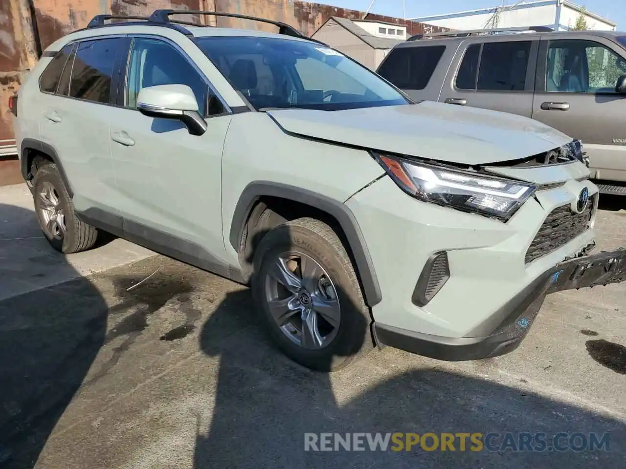 4 Photograph of a damaged car 2T3W1RFV2NW187940 TOYOTA RAV4 2022