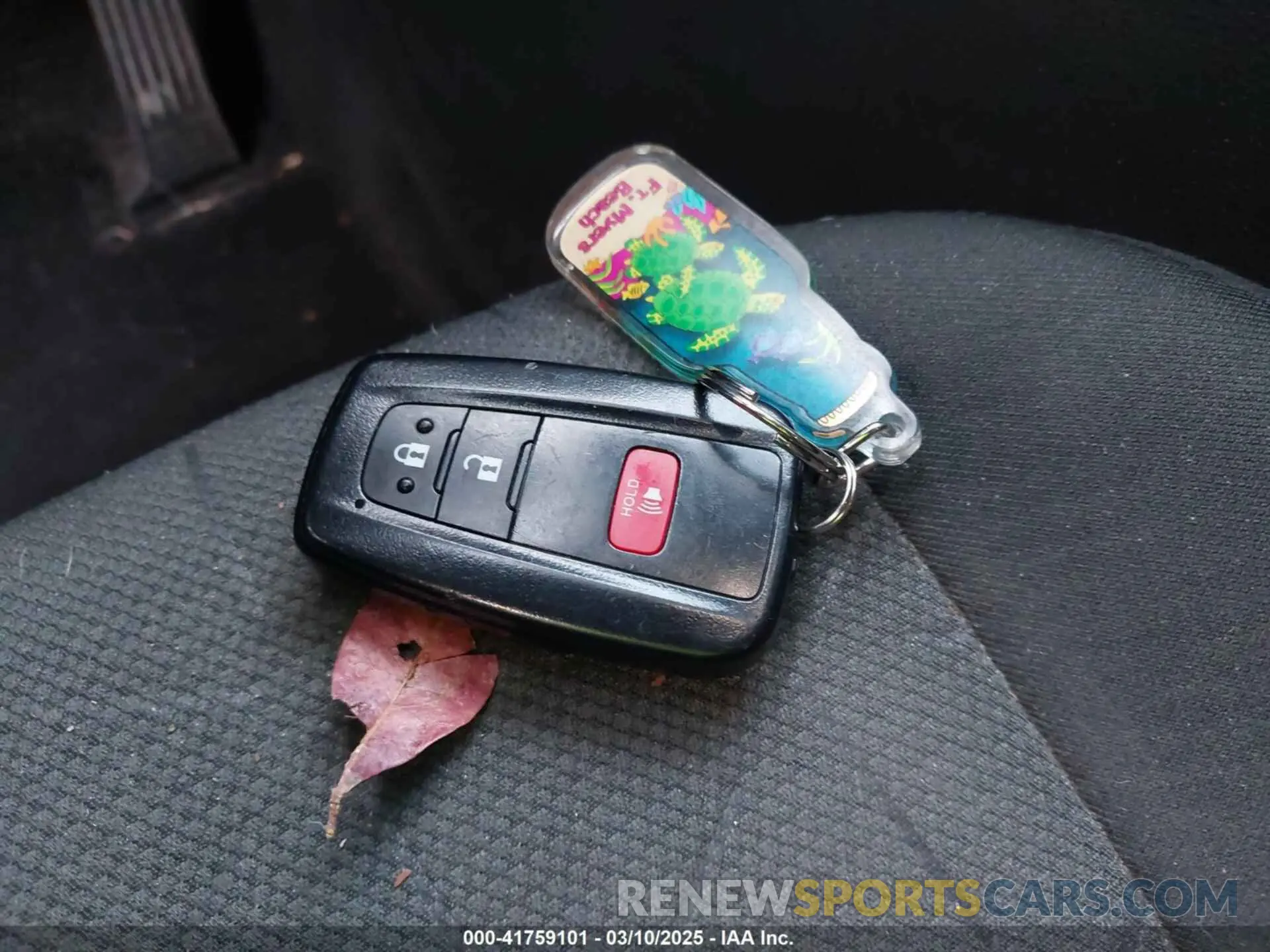 11 Photograph of a damaged car 2T3W1RFV2NW227451 TOYOTA RAV4 2022