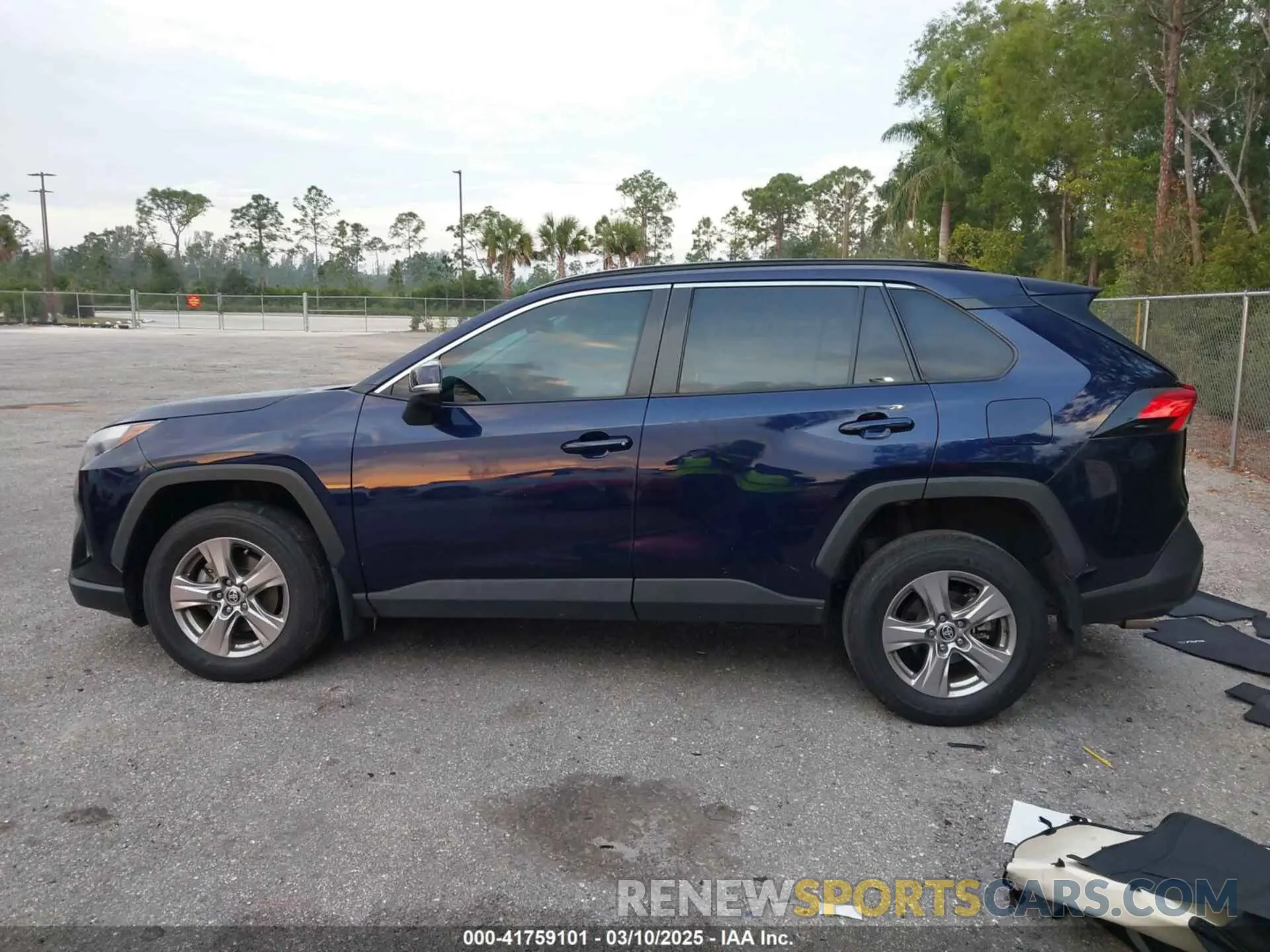 14 Photograph of a damaged car 2T3W1RFV2NW227451 TOYOTA RAV4 2022
