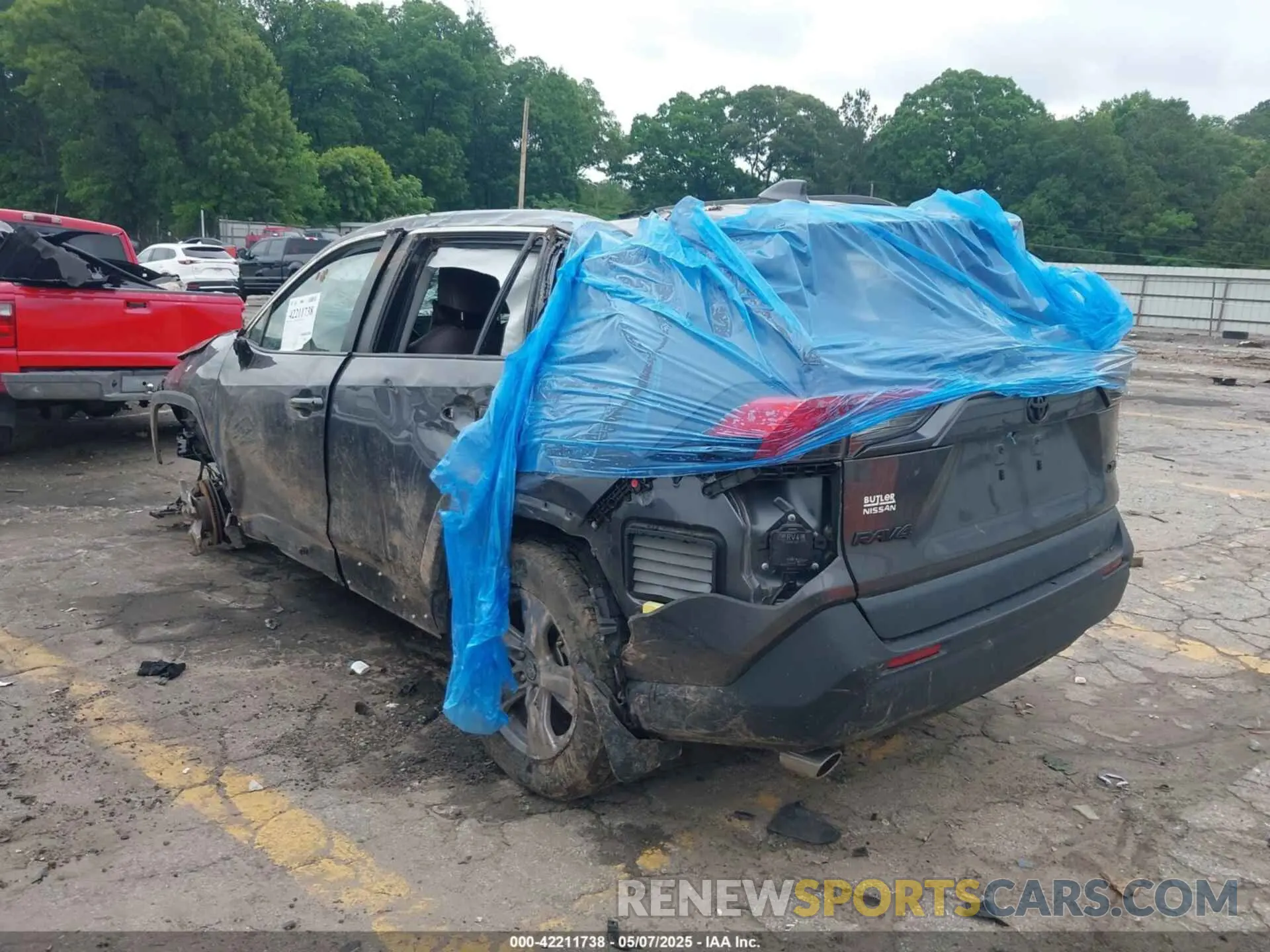 3 Photograph of a damaged car 2T3W1RFV3NC179122 TOYOTA RAV4 2022