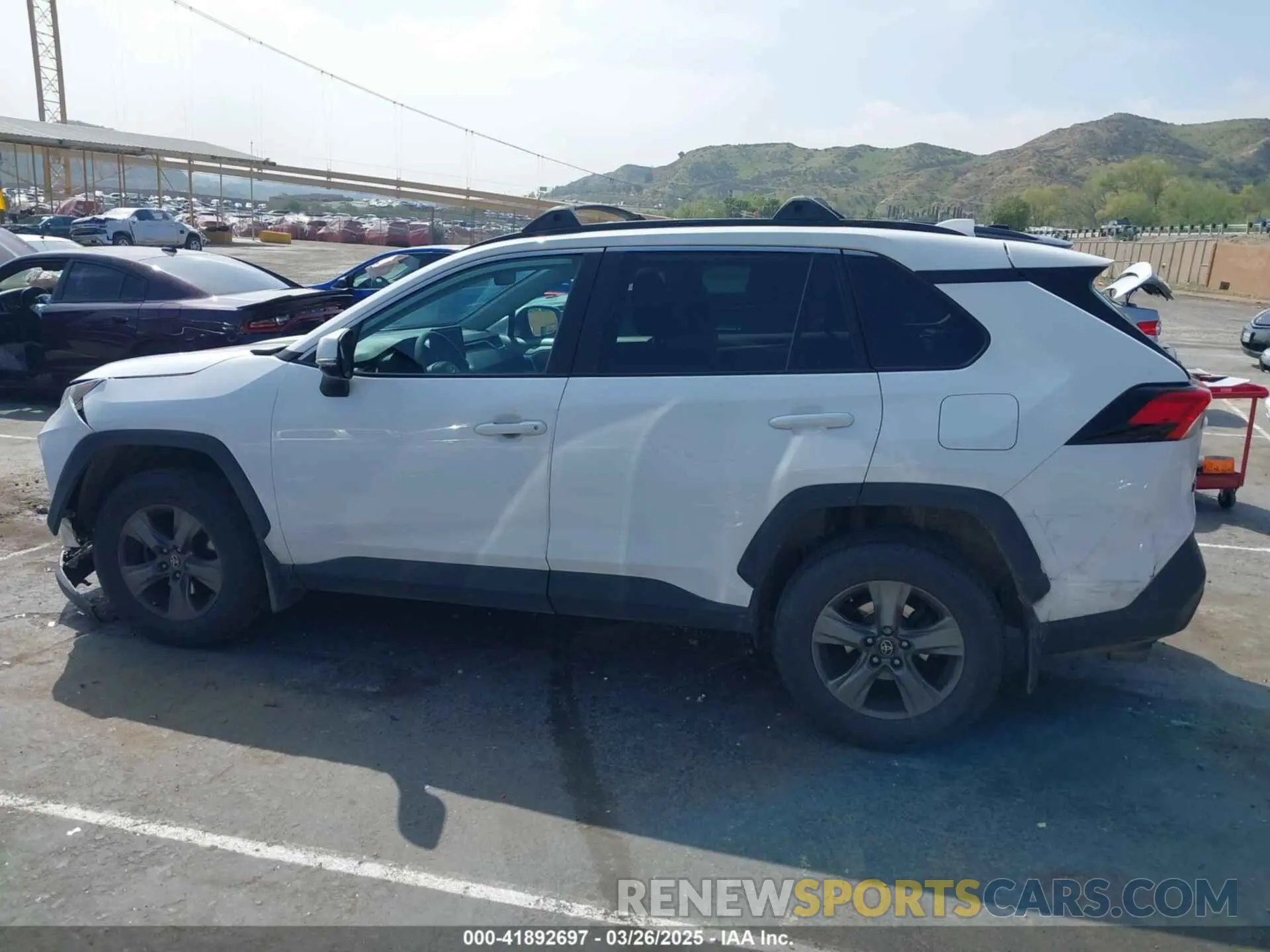 14 Photograph of a damaged car 2T3W1RFV3NC181386 TOYOTA RAV4 2022