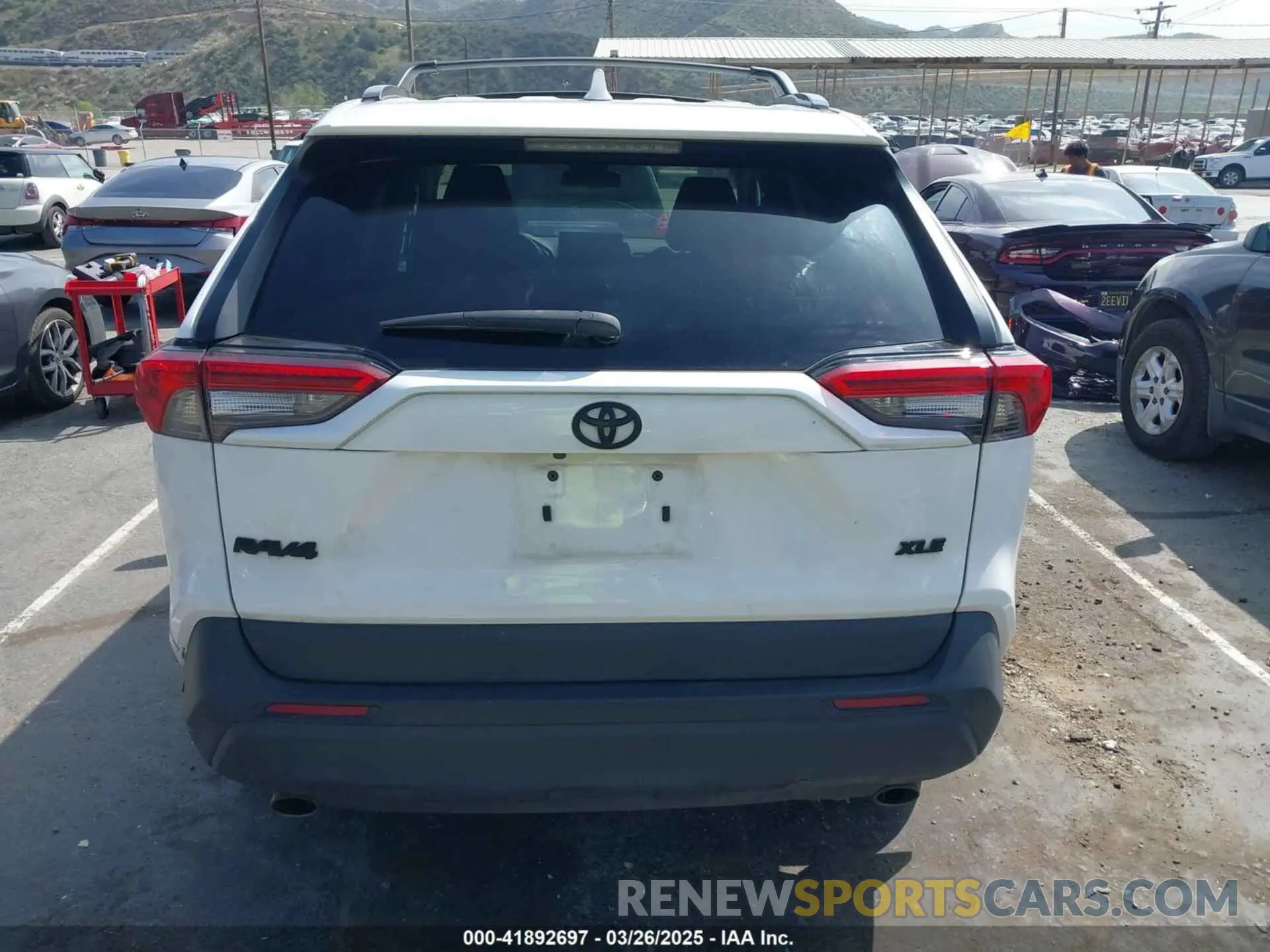 16 Photograph of a damaged car 2T3W1RFV3NC181386 TOYOTA RAV4 2022