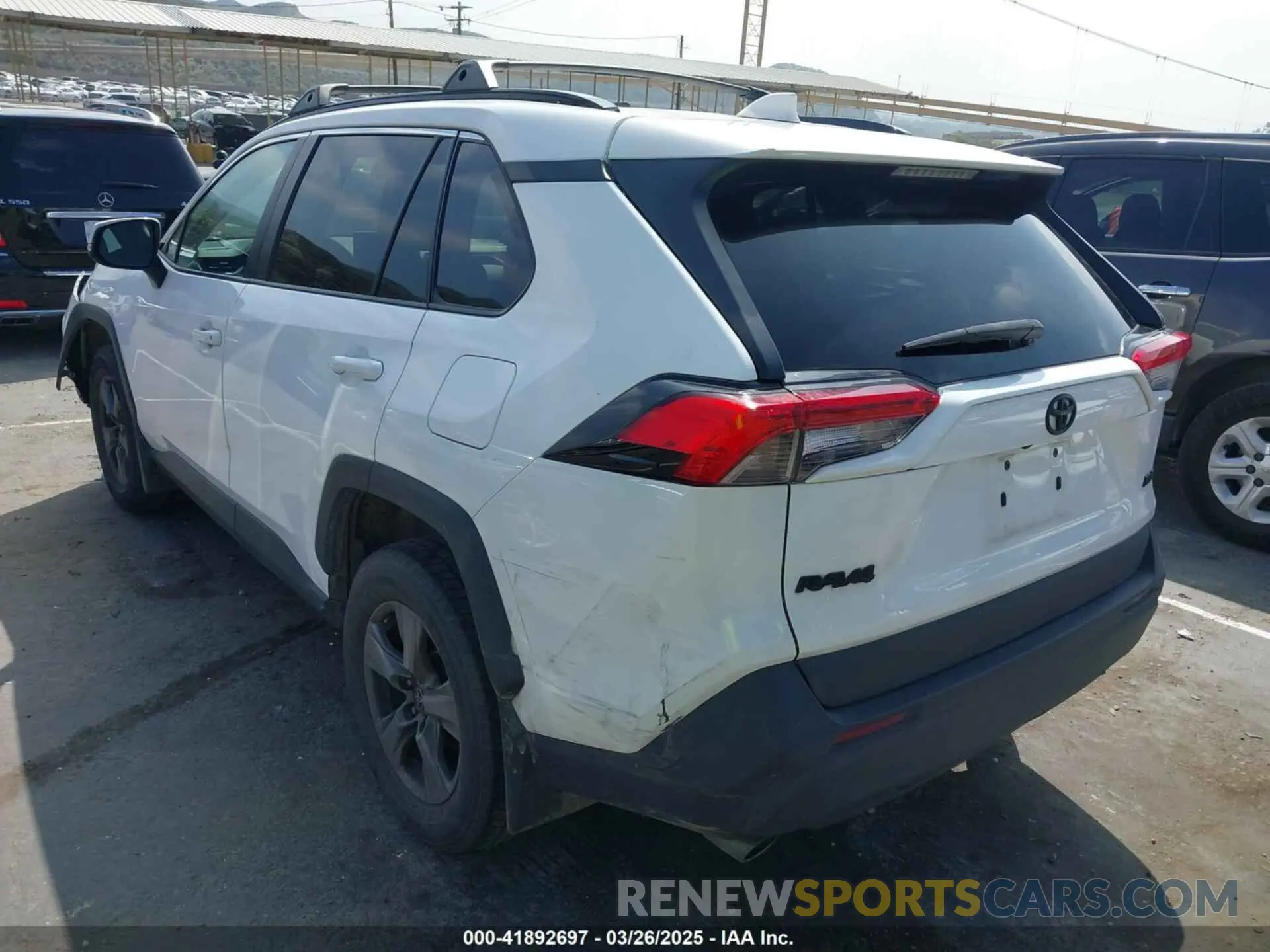 3 Photograph of a damaged car 2T3W1RFV3NC181386 TOYOTA RAV4 2022