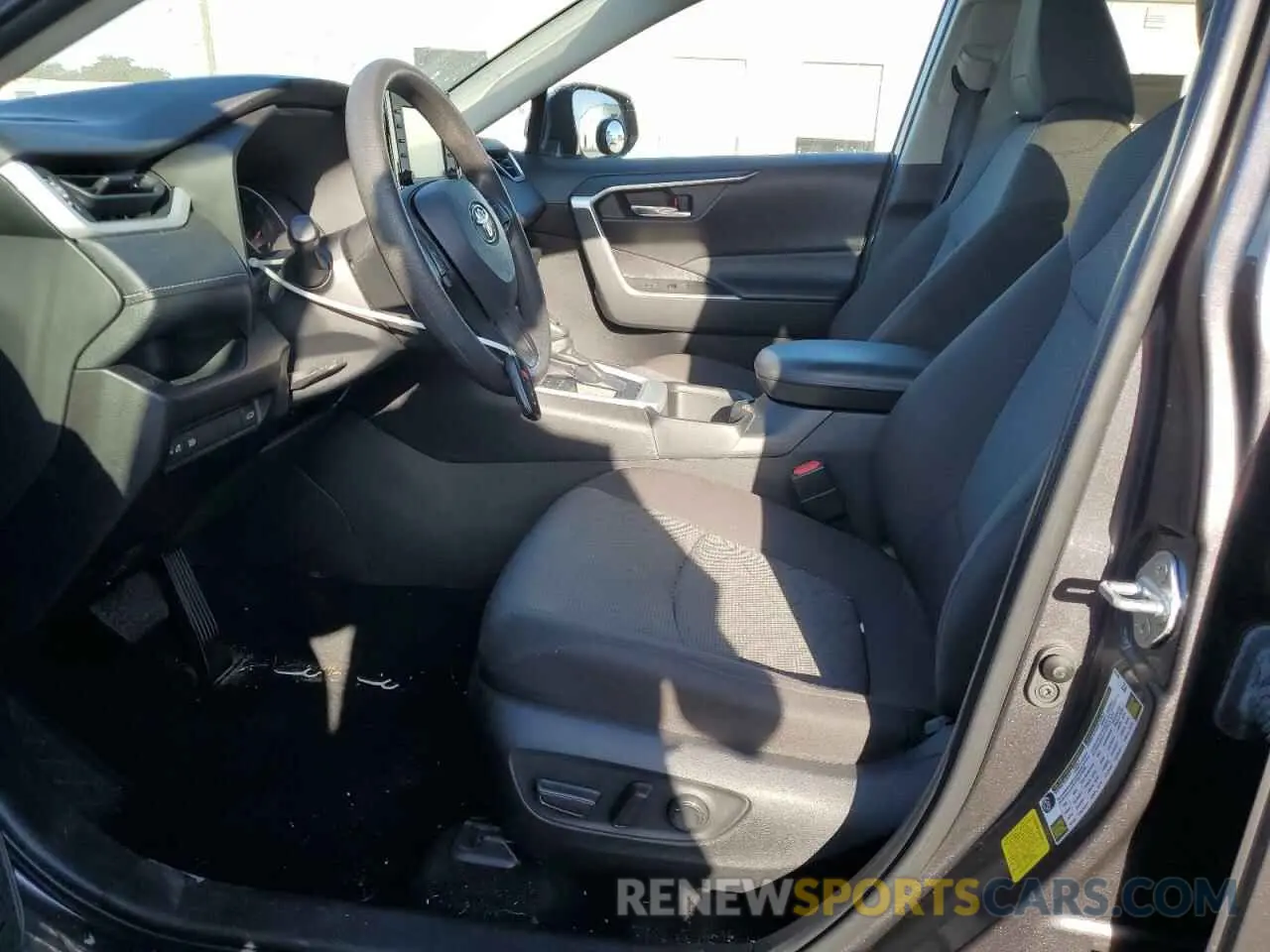 7 Photograph of a damaged car 2T3W1RFV3NC181517 TOYOTA RAV4 2022