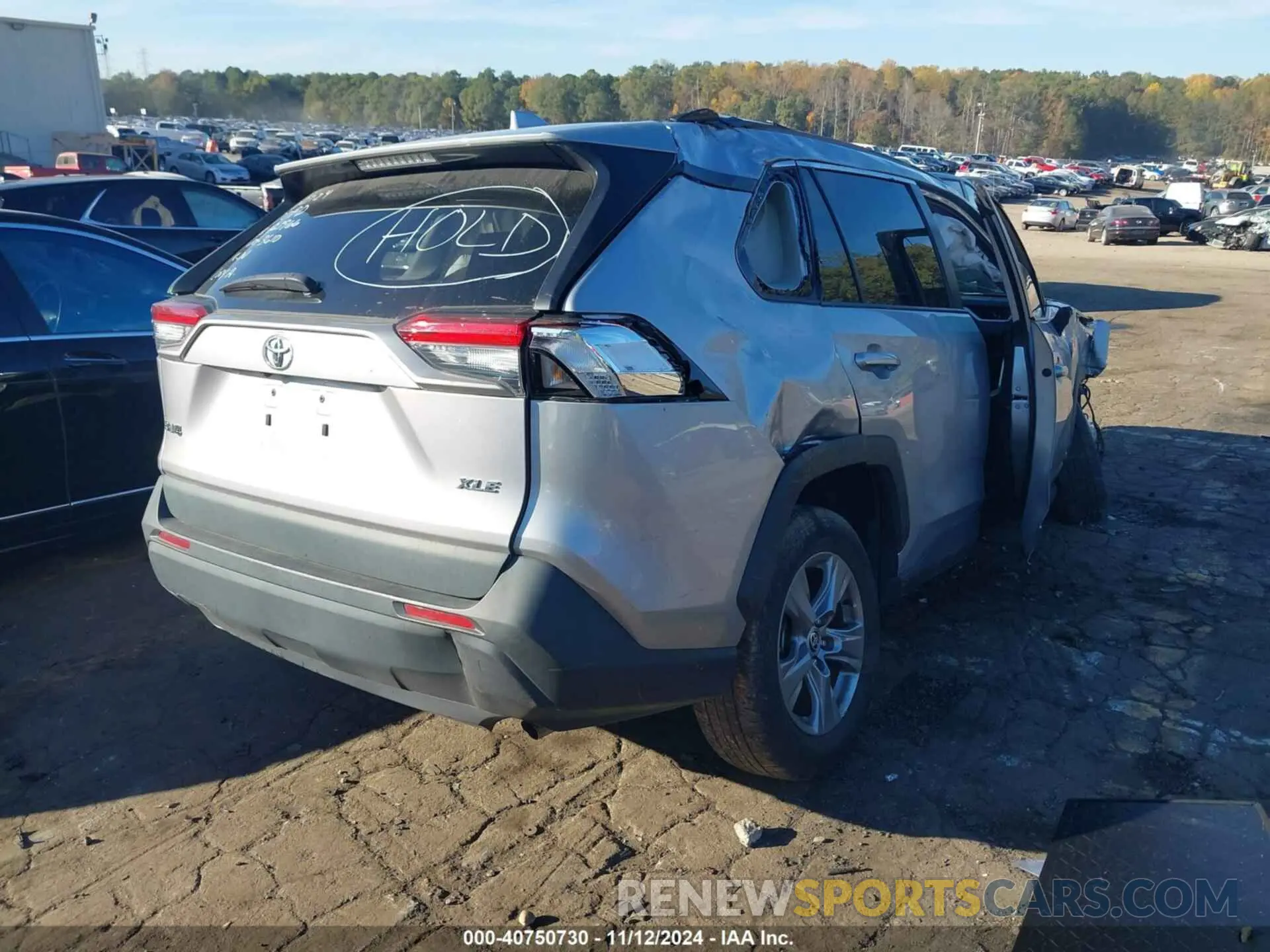 4 Photograph of a damaged car 2T3W1RFV3NC183610 TOYOTA RAV4 2022