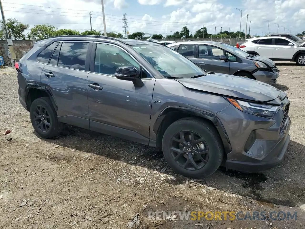 4 Photograph of a damaged car 2T3W1RFV3NC205153 TOYOTA RAV4 2022