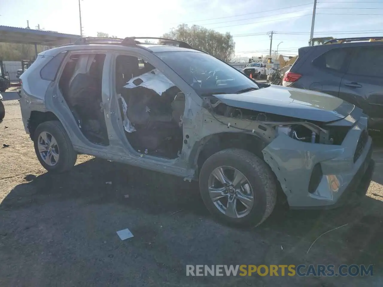 4 Photograph of a damaged car 2T3W1RFV3NW194685 TOYOTA RAV4 2022