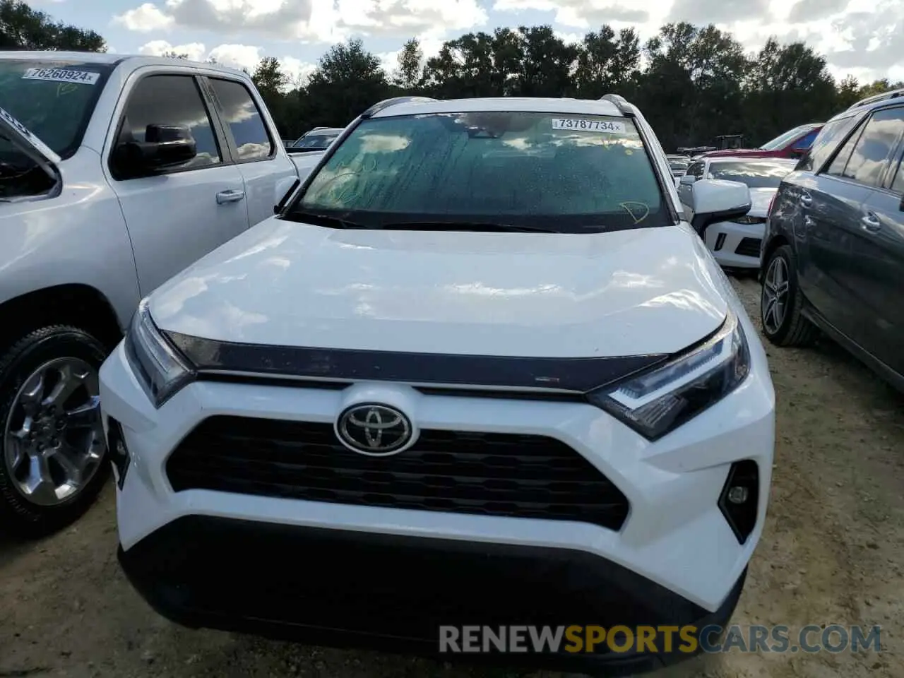 5 Photograph of a damaged car 2T3W1RFV3NW210481 TOYOTA RAV4 2022