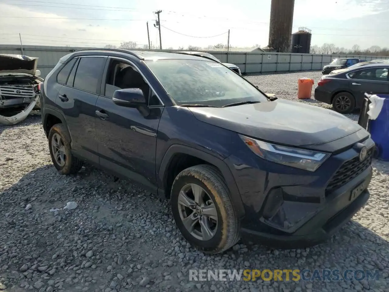 4 Photograph of a damaged car 2T3W1RFV3NW210660 TOYOTA RAV4 2022