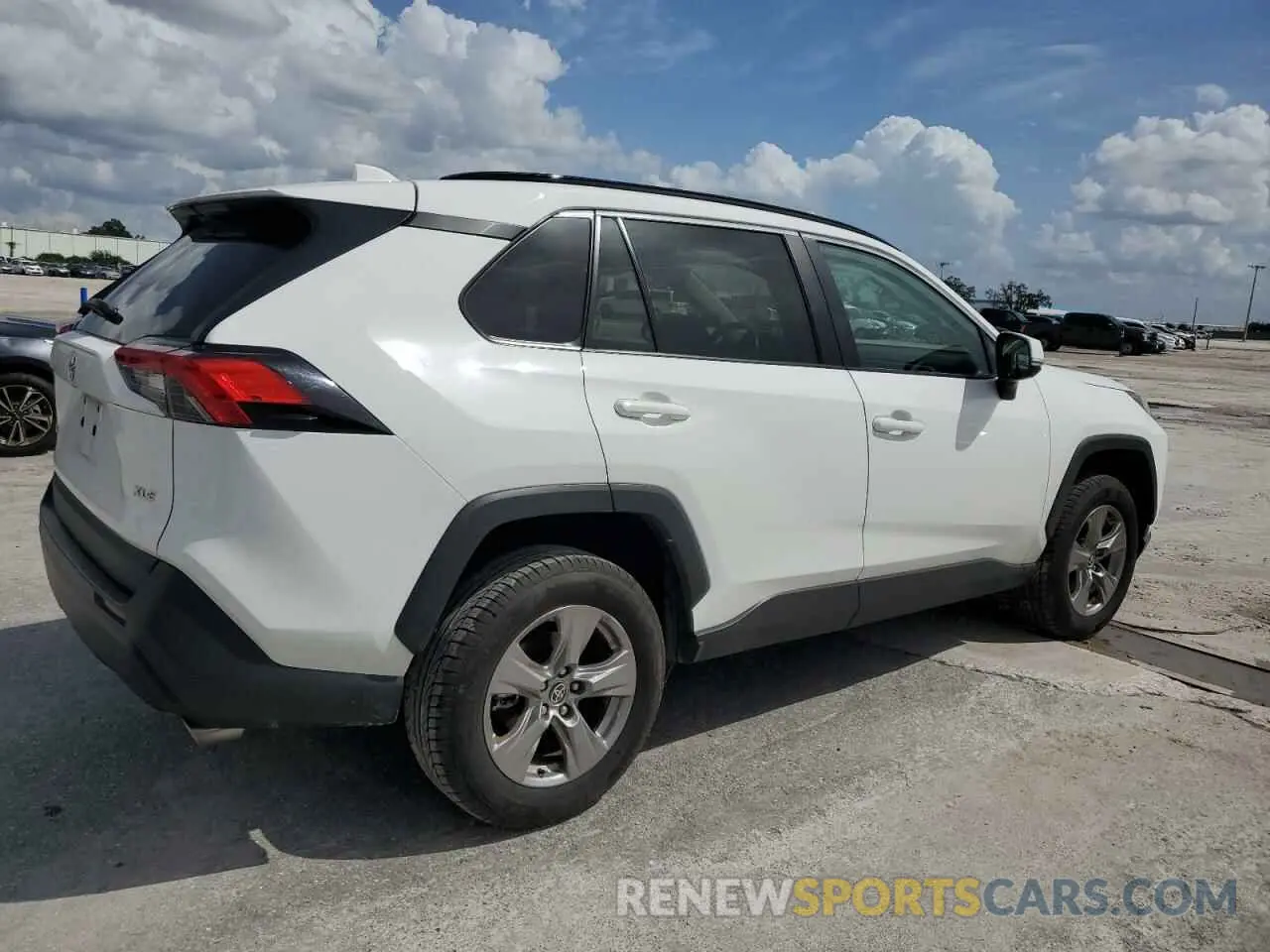 3 Photograph of a damaged car 2T3W1RFV3NW223778 TOYOTA RAV4 2022