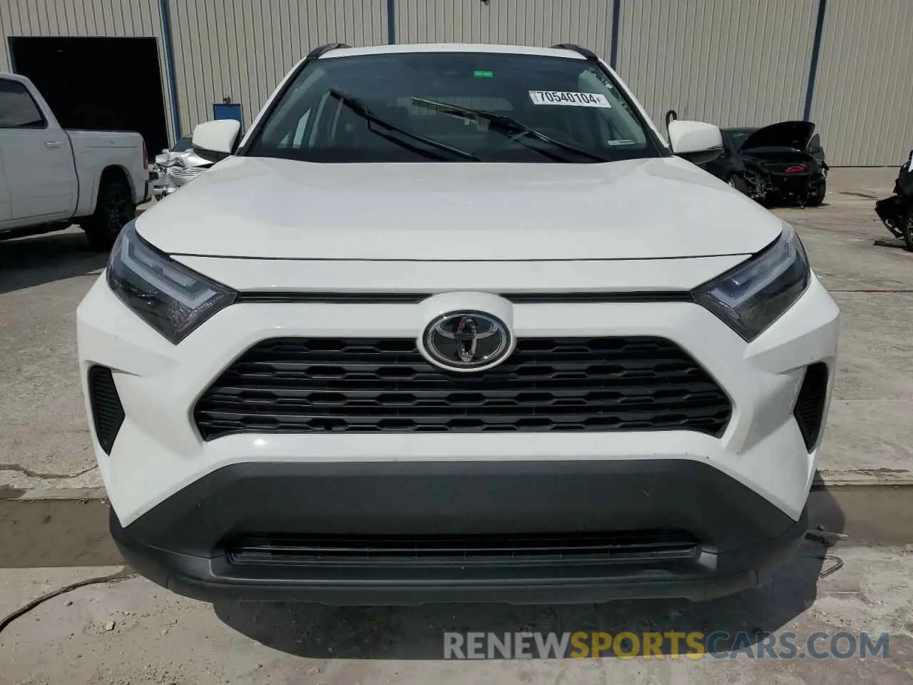 5 Photograph of a damaged car 2T3W1RFV3NW223778 TOYOTA RAV4 2022