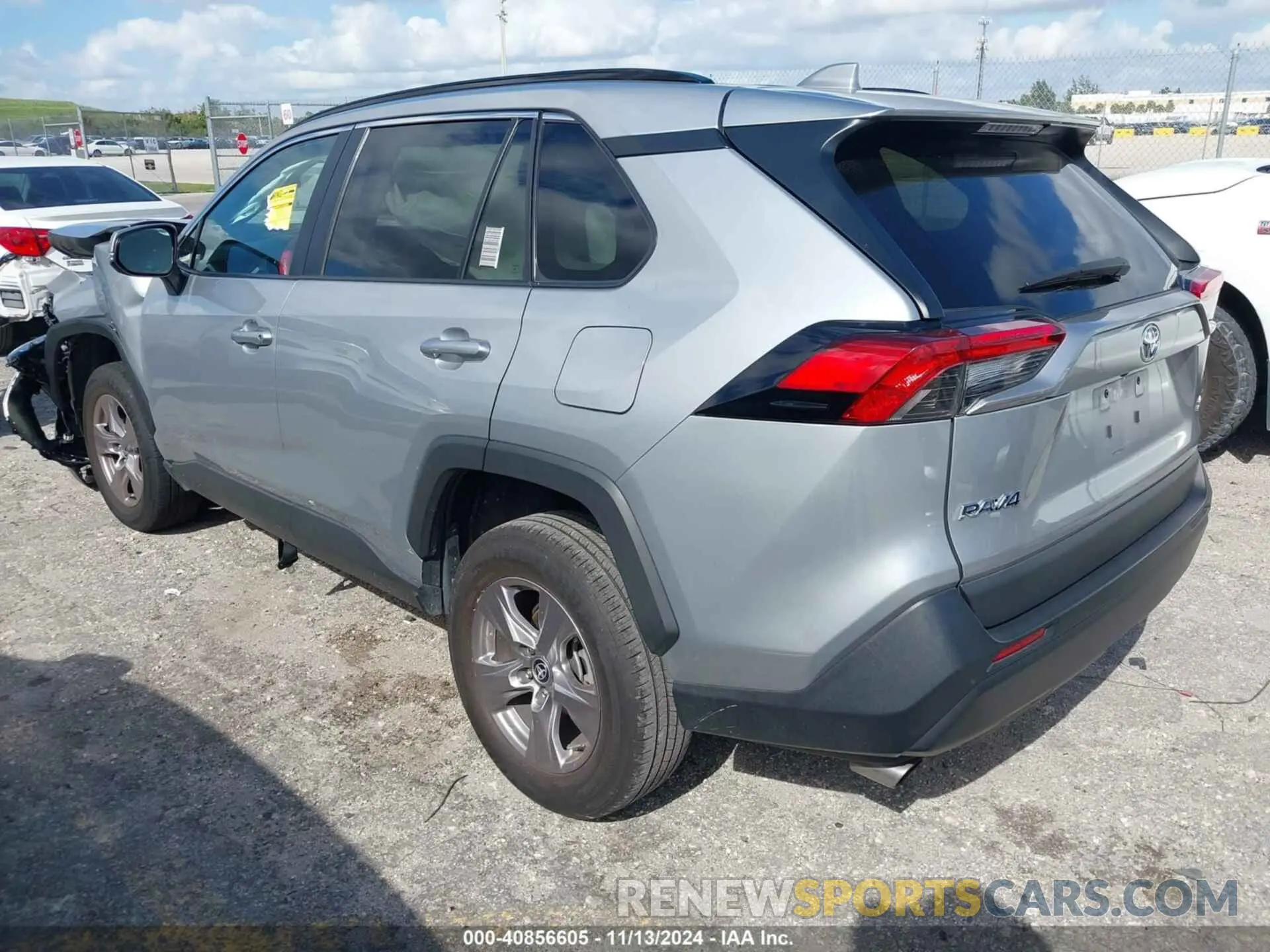 3 Photograph of a damaged car 2T3W1RFV3NW236773 TOYOTA RAV4 2022
