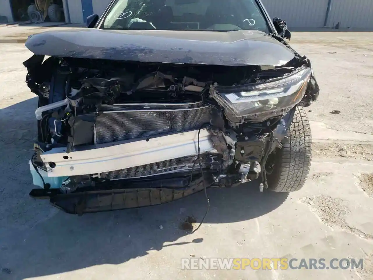 9 Photograph of a damaged car 2T3W1RFV4NC176326 TOYOTA RAV4 2022