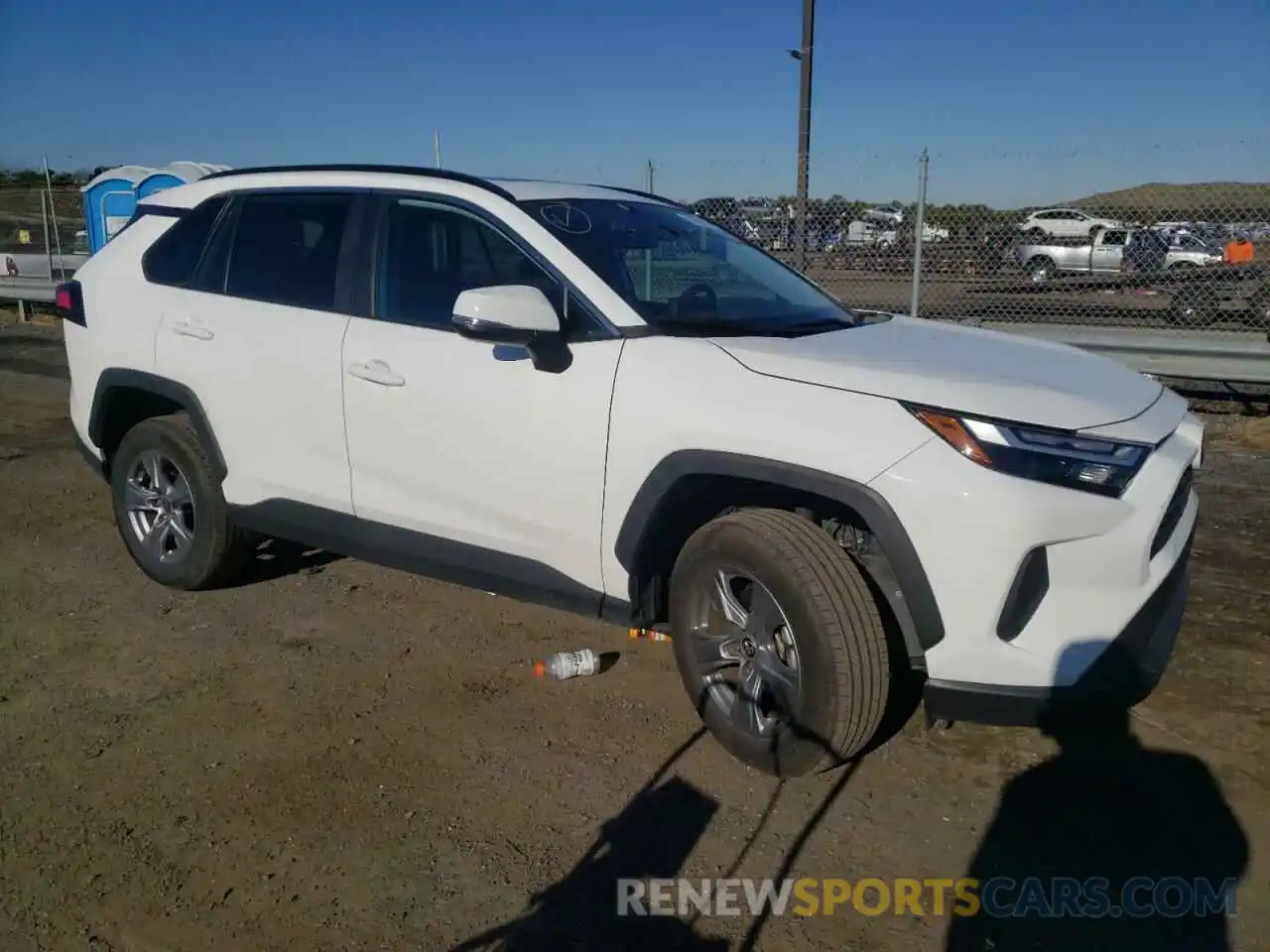 4 Photograph of a damaged car 2T3W1RFV4NC180215 TOYOTA RAV4 2022