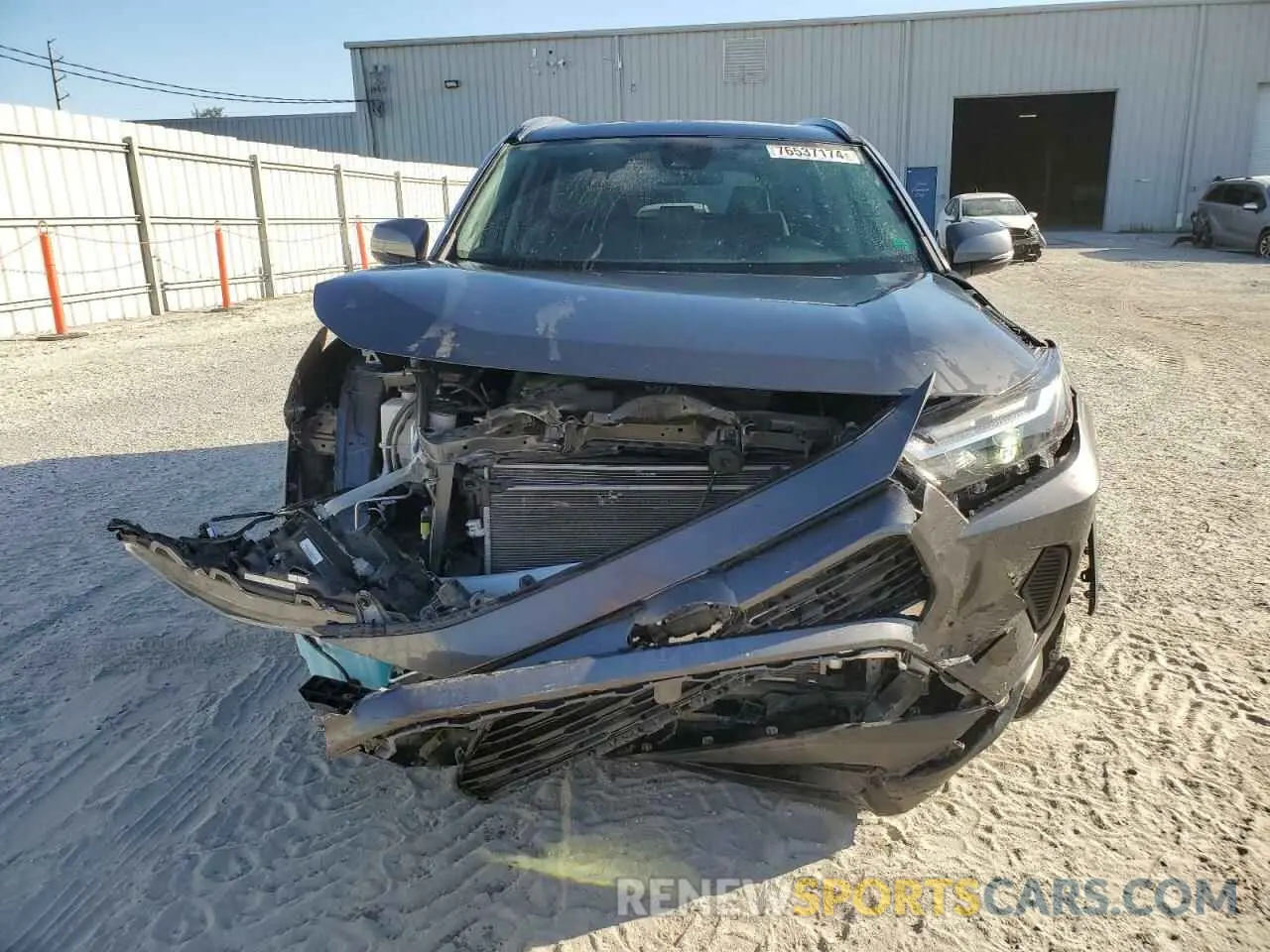 5 Photograph of a damaged car 2T3W1RFV4NC205386 TOYOTA RAV4 2022