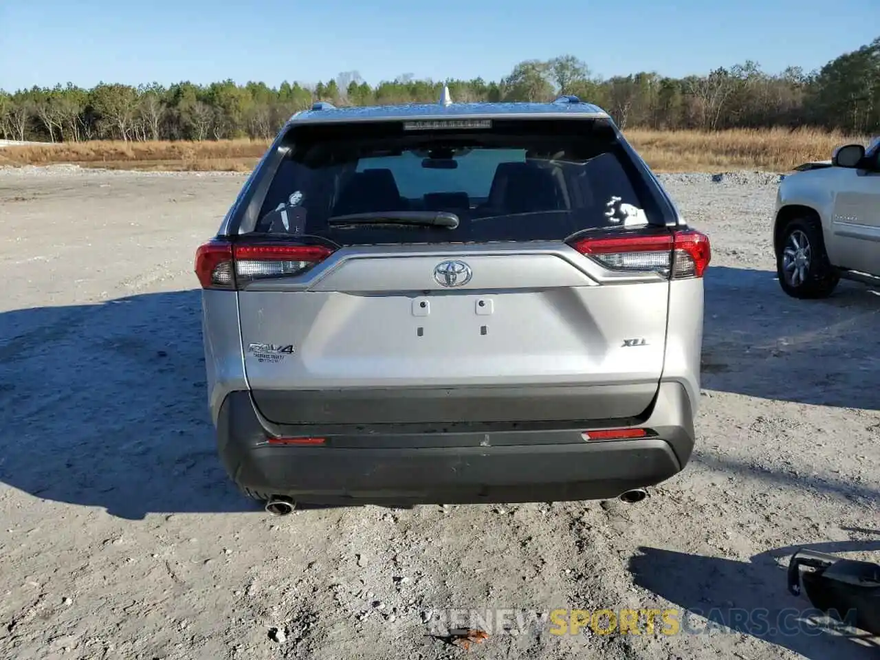 6 Photograph of a damaged car 2T3W1RFV4NC206232 TOYOTA RAV4 2022