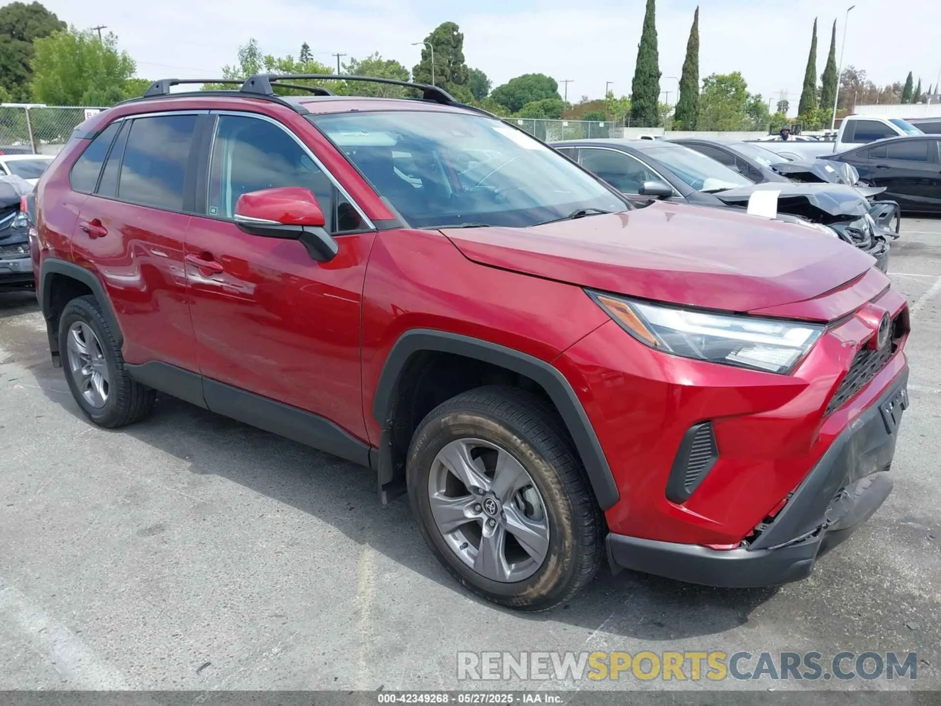 1 Photograph of a damaged car 2T3W1RFV4NW192685 TOYOTA RAV4 2022