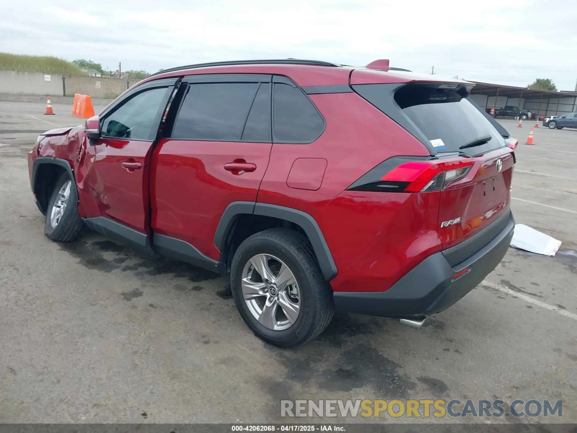 3 Photograph of a damaged car 2T3W1RFV4NW213129 TOYOTA RAV4 2022