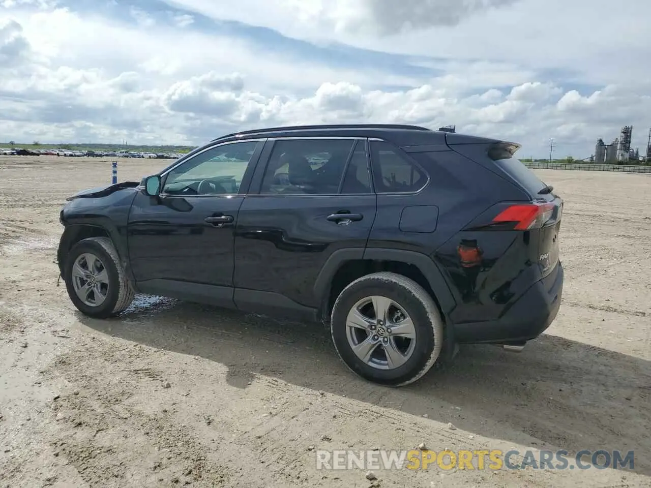 2 Photograph of a damaged car 2T3W1RFV4NW215625 TOYOTA RAV4 2022