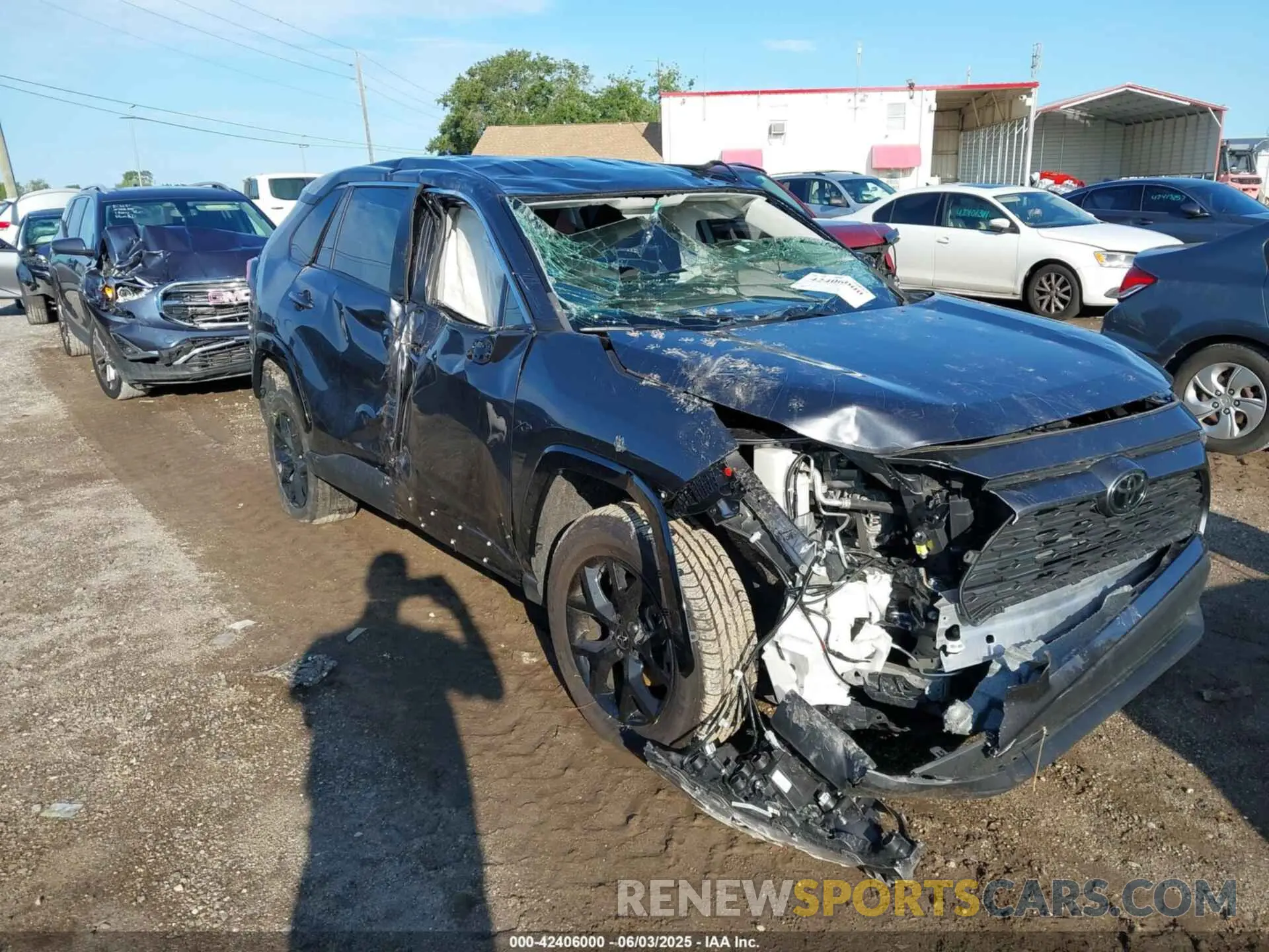 1 Photograph of a damaged car 2T3W1RFV4NW226334 TOYOTA RAV4 2022