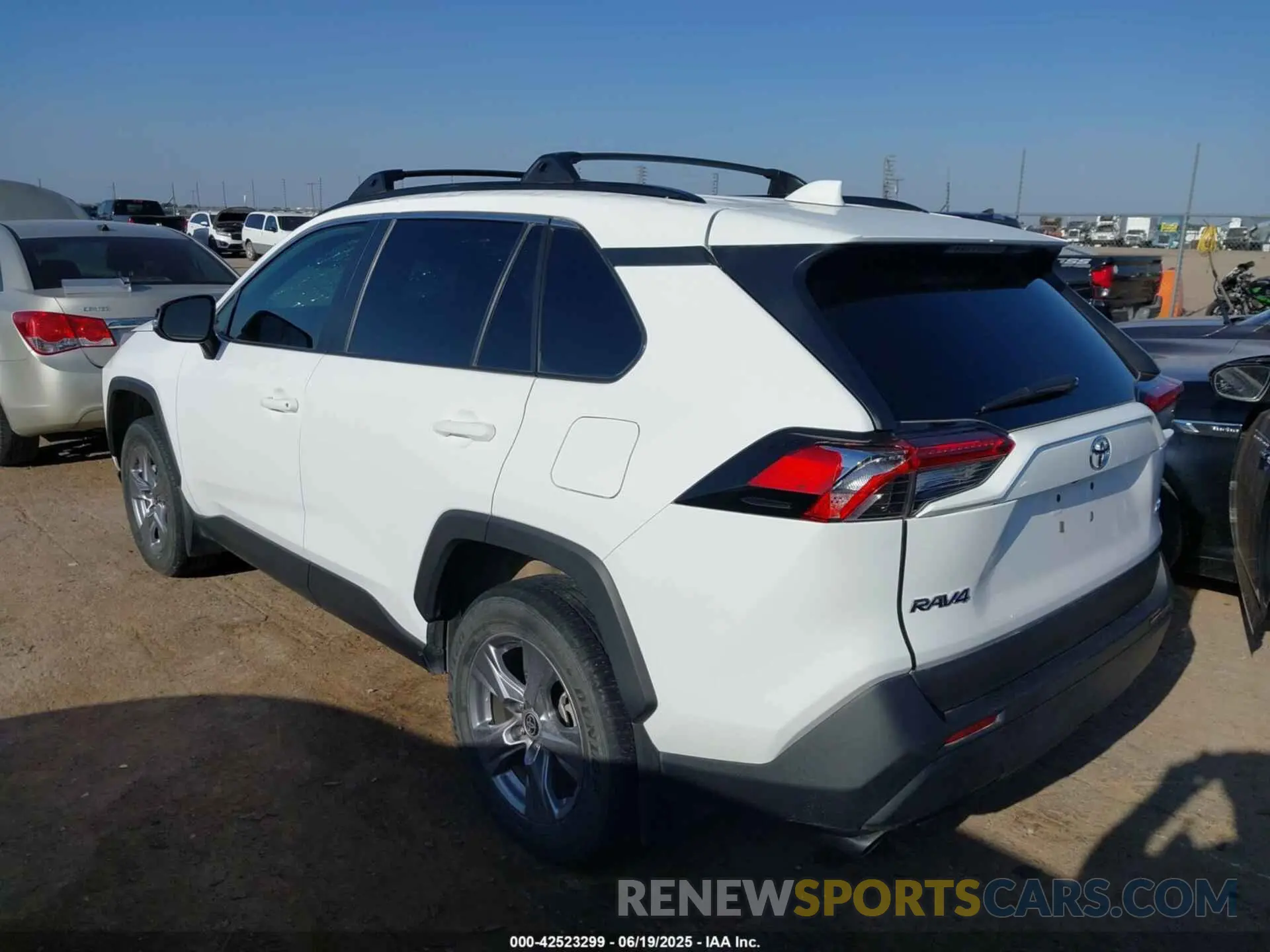 3 Photograph of a damaged car 2T3W1RFV5NC173306 TOYOTA RAV4 2022