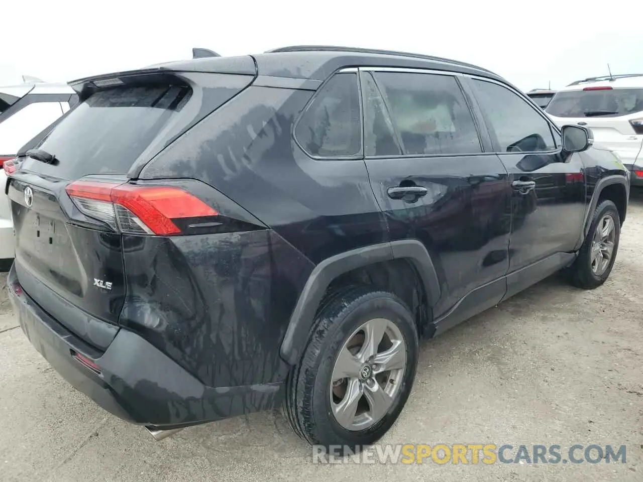 3 Photograph of a damaged car 2T3W1RFV5NC174245 TOYOTA RAV4 2022