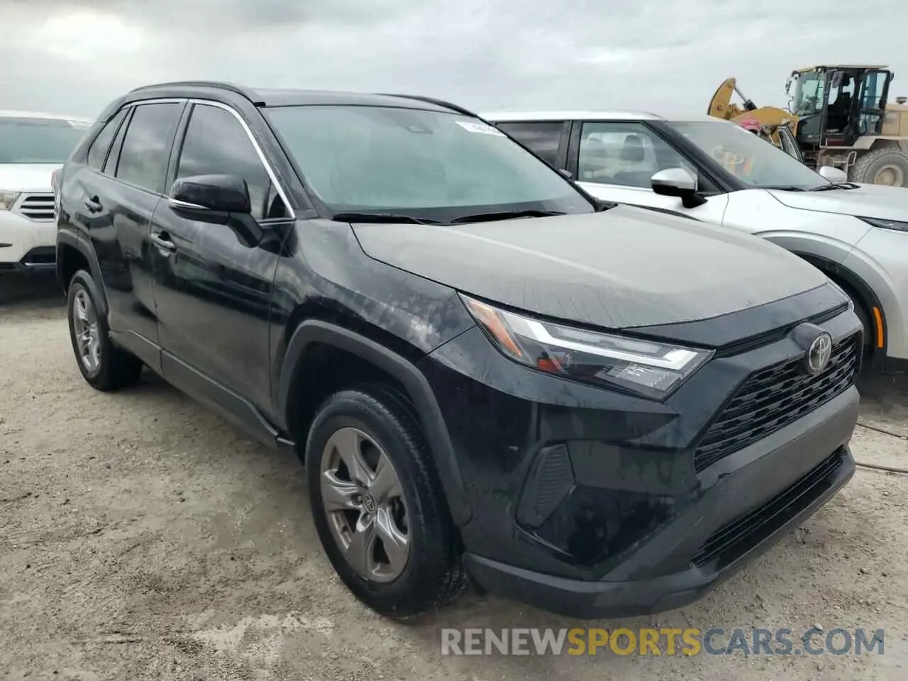 4 Photograph of a damaged car 2T3W1RFV5NC174245 TOYOTA RAV4 2022