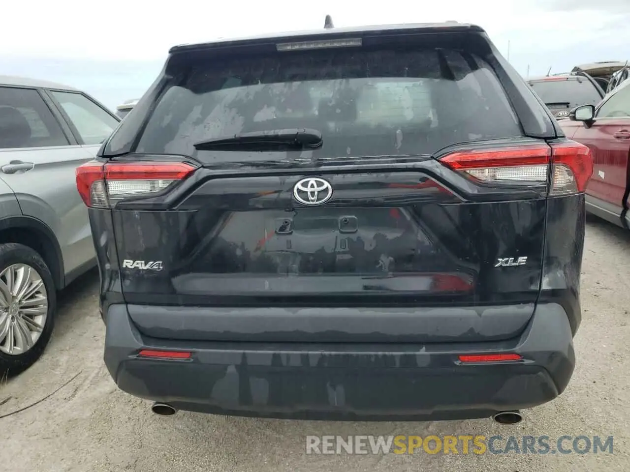 6 Photograph of a damaged car 2T3W1RFV5NC174245 TOYOTA RAV4 2022