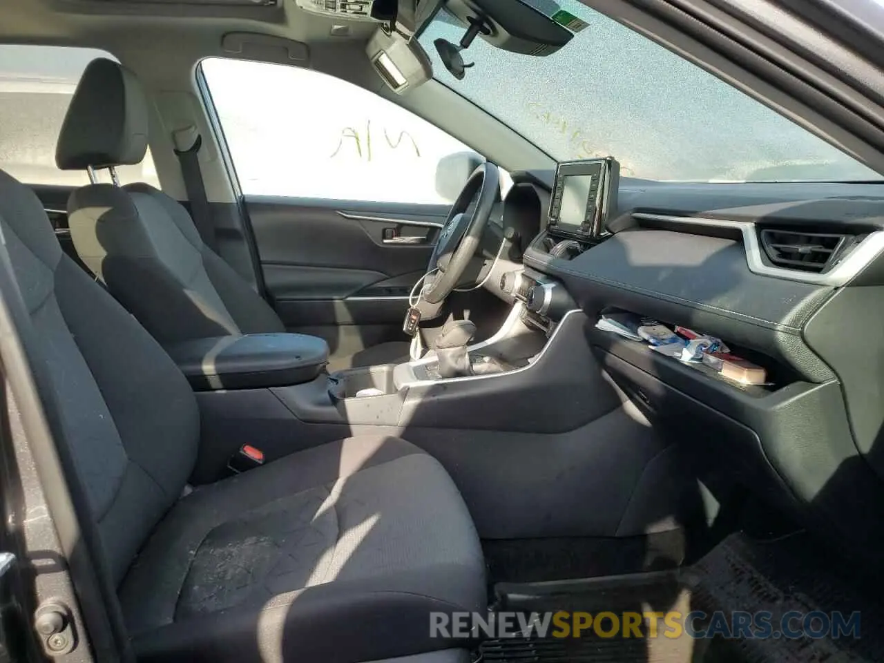 5 Photograph of a damaged car 2T3W1RFV5NC179526 TOYOTA RAV4 2022