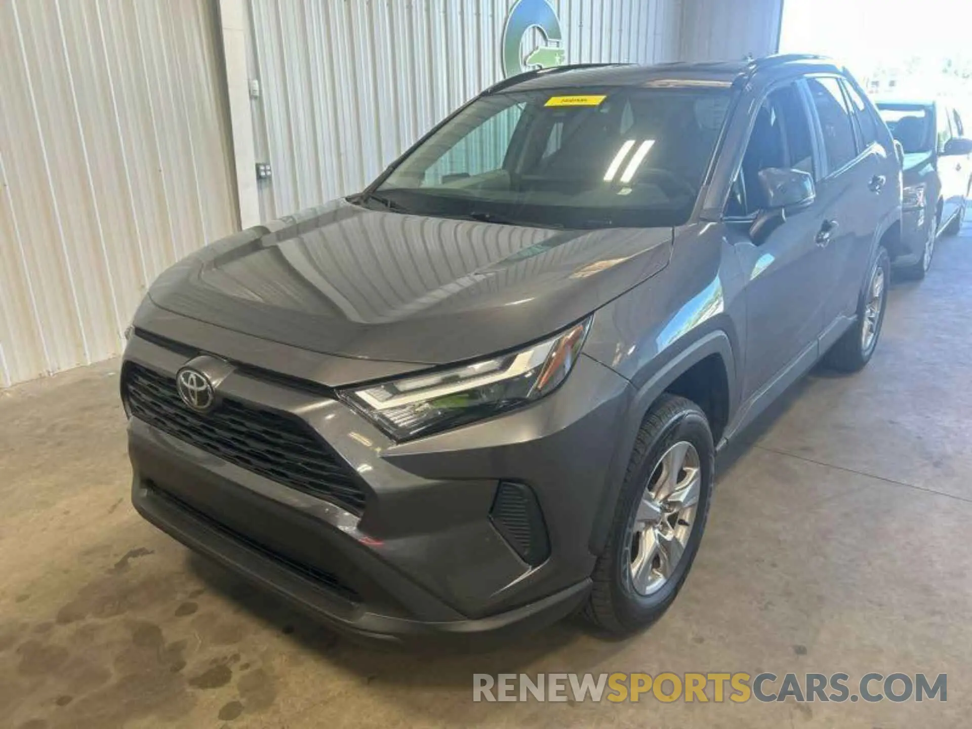 1 Photograph of a damaged car 2T3W1RFV5NC182149 TOYOTA RAV4 2022