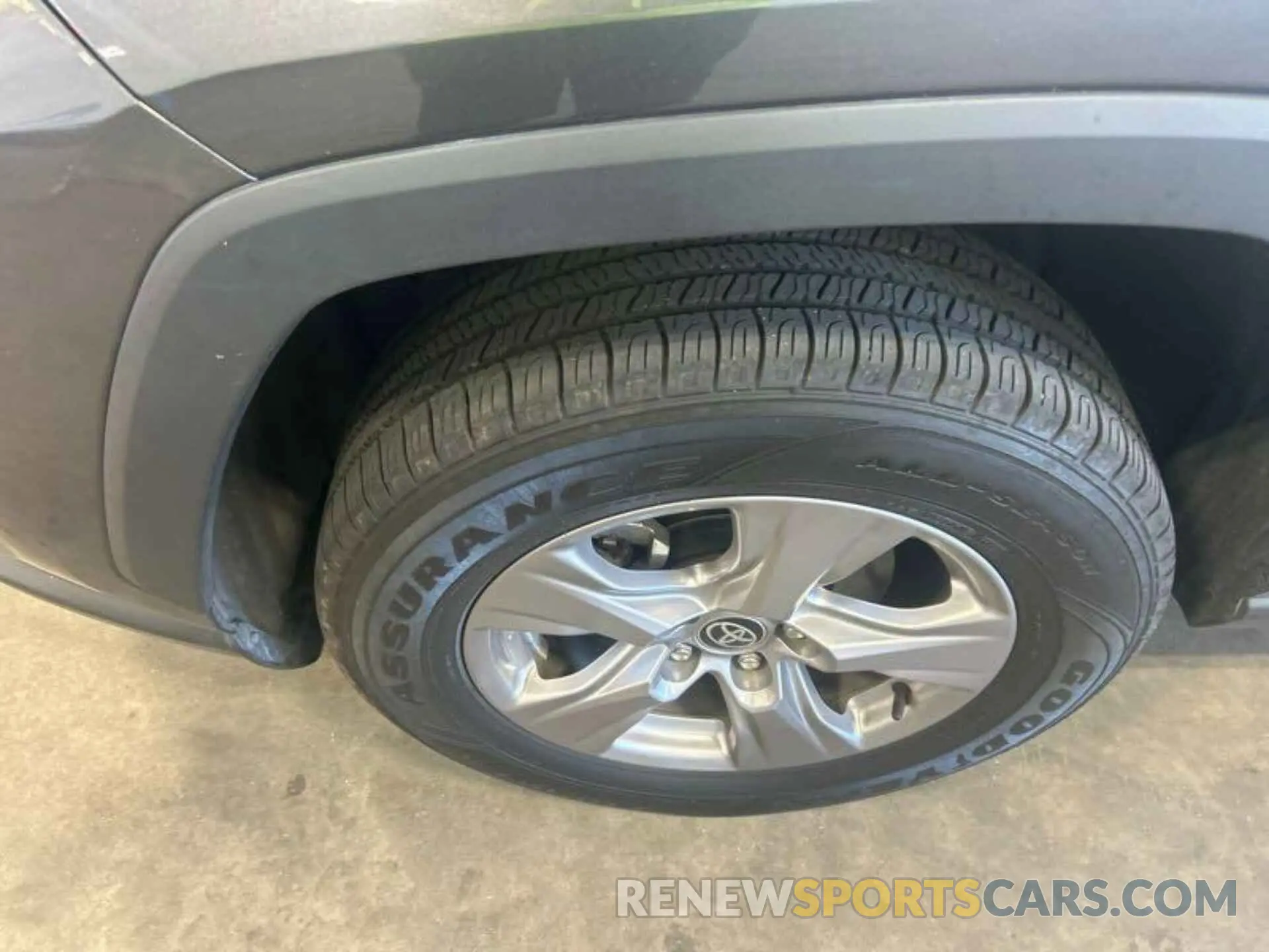 7 Photograph of a damaged car 2T3W1RFV5NC182149 TOYOTA RAV4 2022