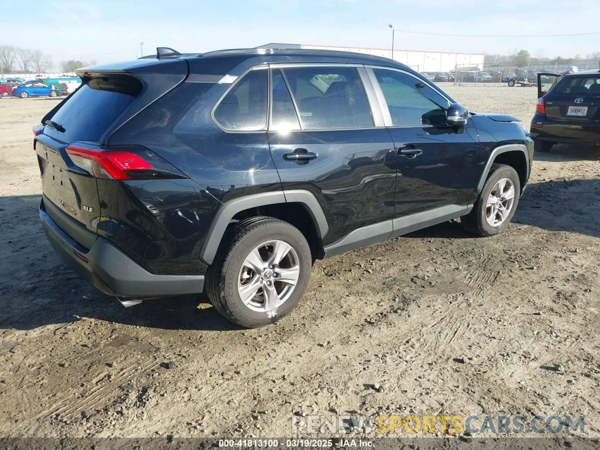 4 Photograph of a damaged car 2T3W1RFV5NC187299 TOYOTA RAV4 2022