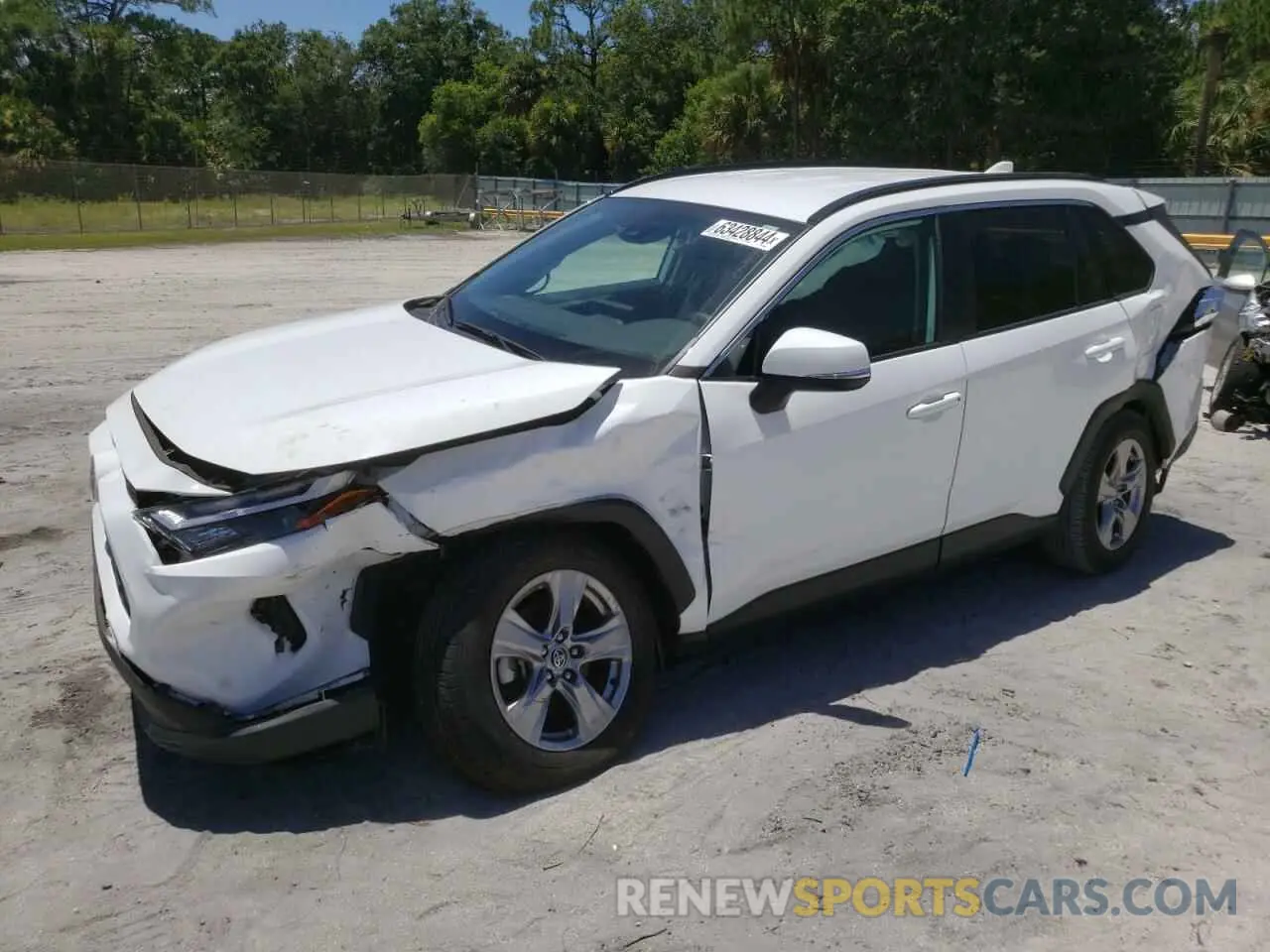 1 Photograph of a damaged car 2T3W1RFV5NC198819 TOYOTA RAV4 2022