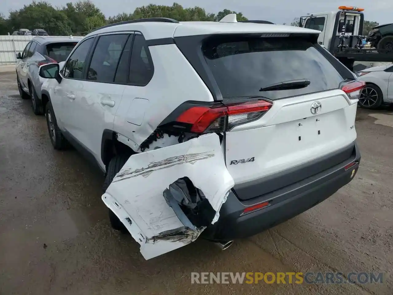 3 Photograph of a damaged car 2T3W1RFV5NC201458 TOYOTA RAV4 2022