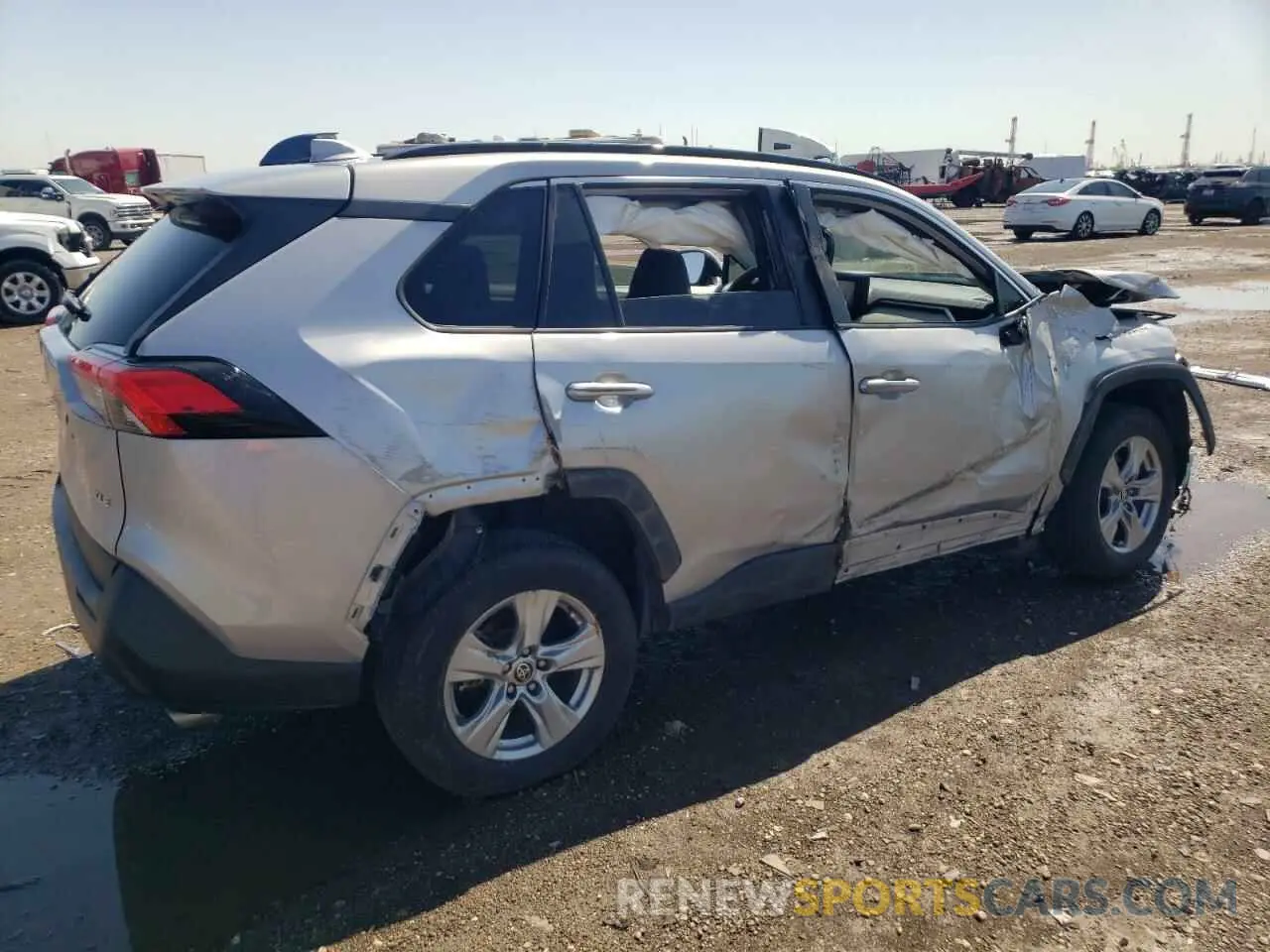 3 Photograph of a damaged car 2T3W1RFV5NW190816 TOYOTA RAV4 2022