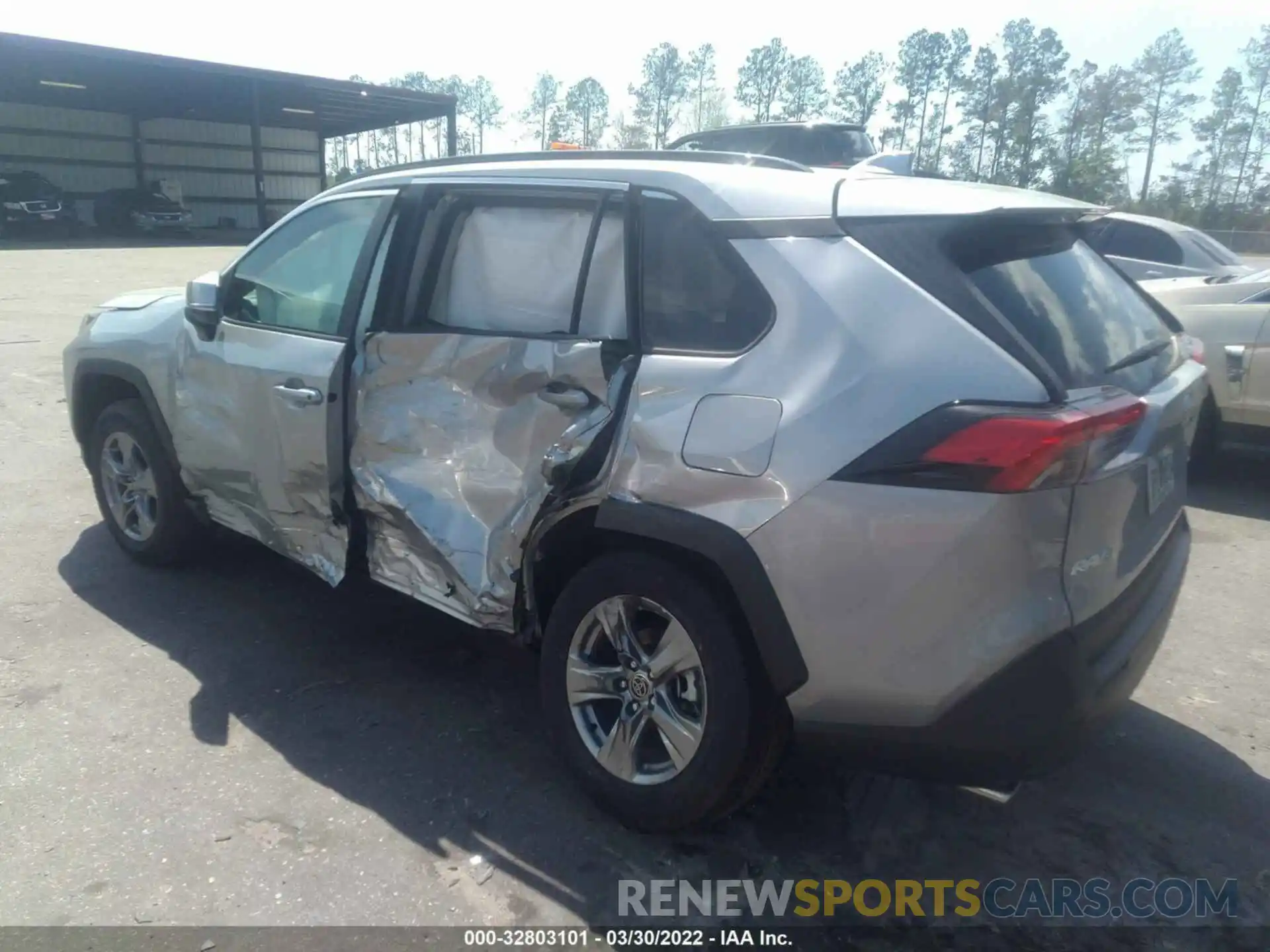 3 Photograph of a damaged car 2T3W1RFV5NW192212 TOYOTA RAV4 2022