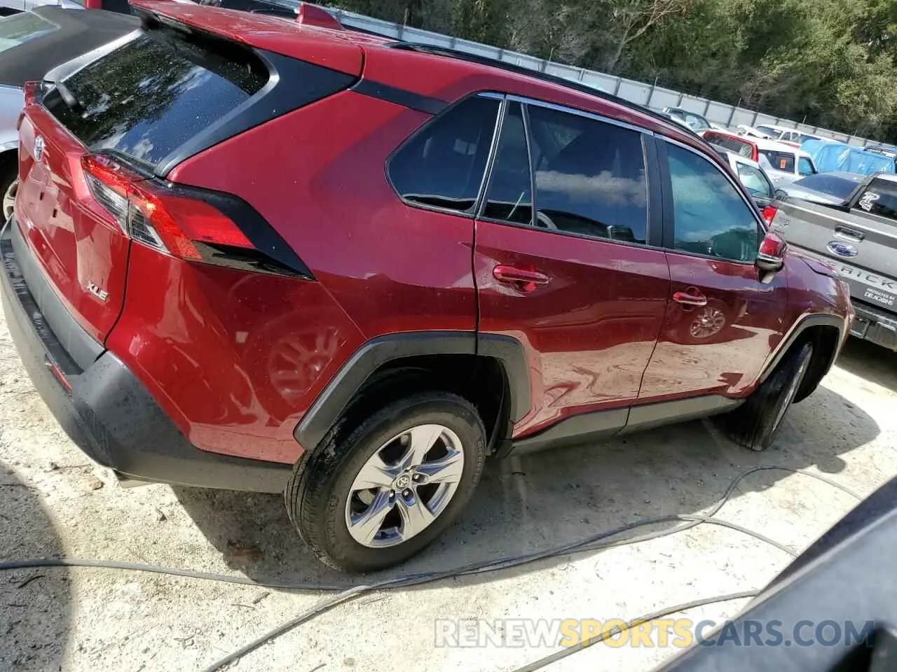 3 Photograph of a damaged car 2T3W1RFV5NW204441 TOYOTA RAV4 2022