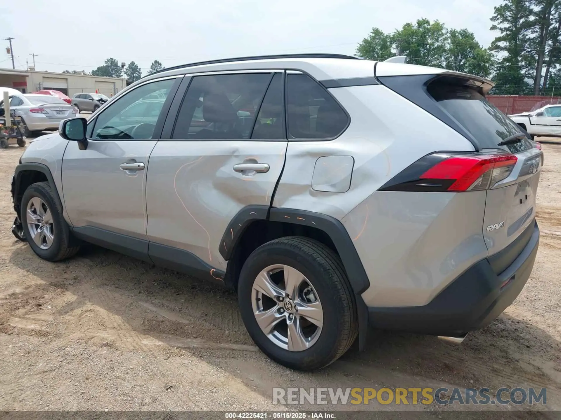 3 Photograph of a damaged car 2T3W1RFV5NW221028 TOYOTA RAV4 2022