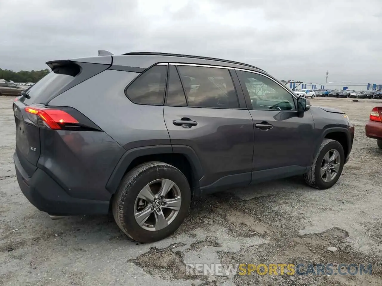 3 Photograph of a damaged car 2T3W1RFV6NC175050 TOYOTA RAV4 2022