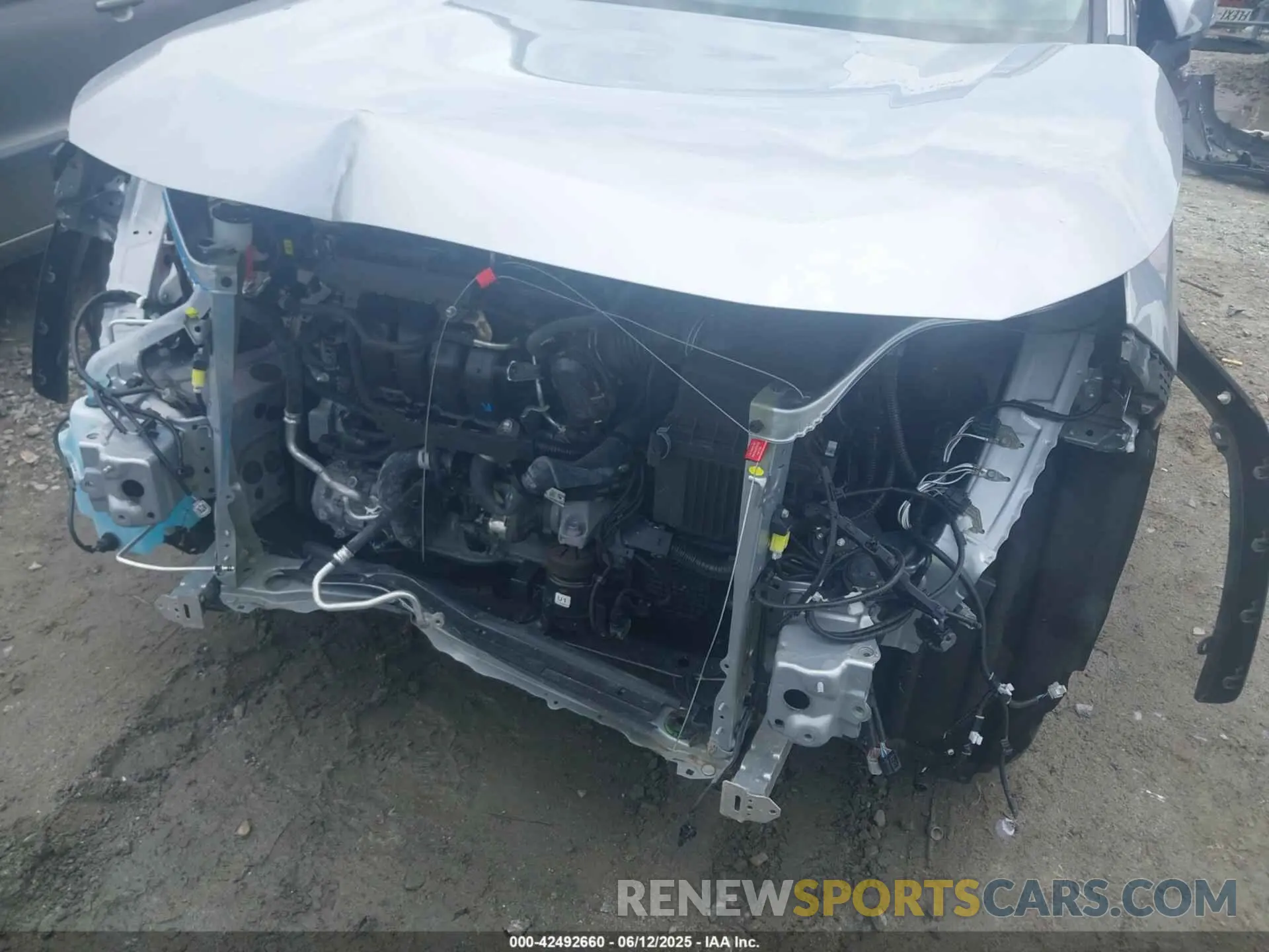 6 Photograph of a damaged car 2T3W1RFV6NC176814 TOYOTA RAV4 2022