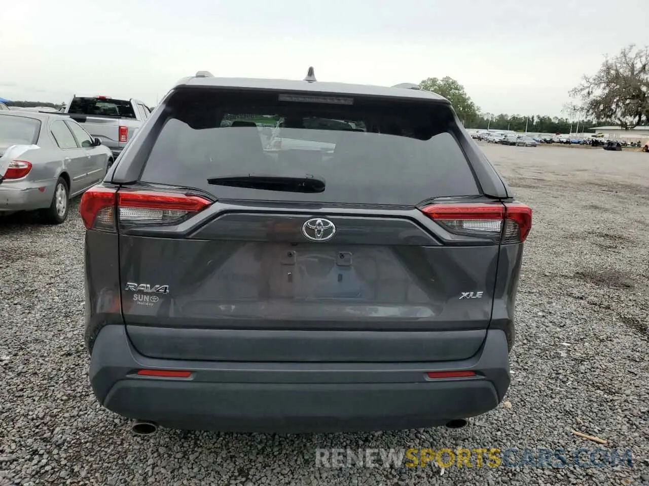 6 Photograph of a damaged car 2T3W1RFV6NC185769 TOYOTA RAV4 2022