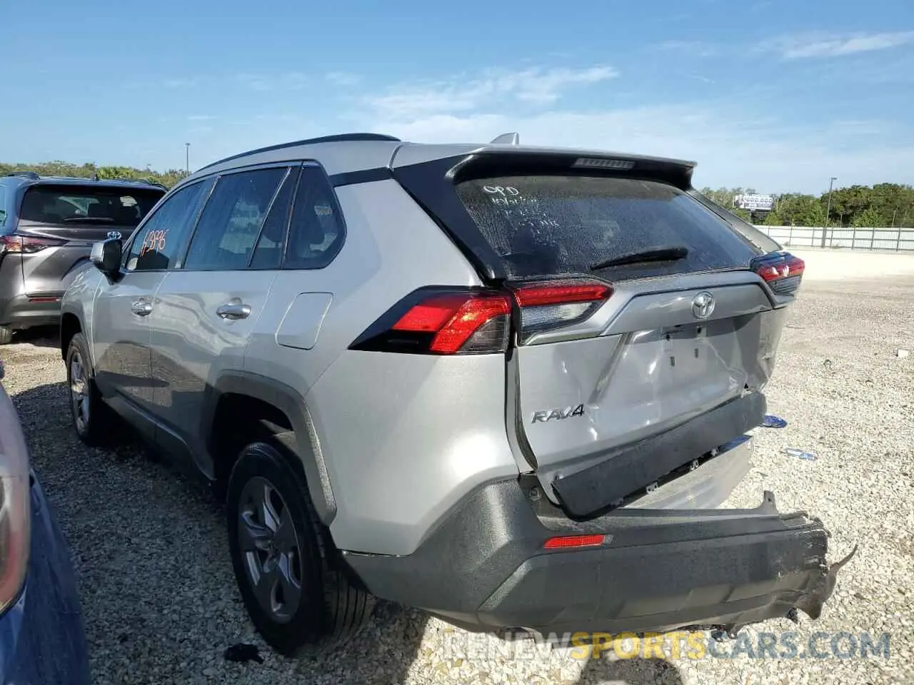 2 Photograph of a damaged car 2T3W1RFV6NC188512 TOYOTA RAV4 2022