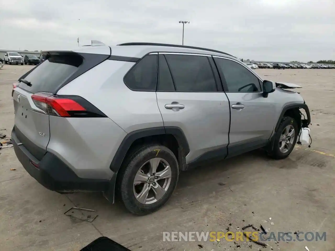 3 Photograph of a damaged car 2T3W1RFV6NC191278 TOYOTA RAV4 2022