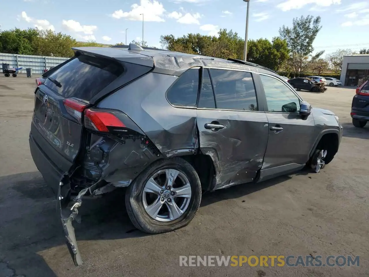 3 Photograph of a damaged car 2T3W1RFV6NC204983 TOYOTA RAV4 2022