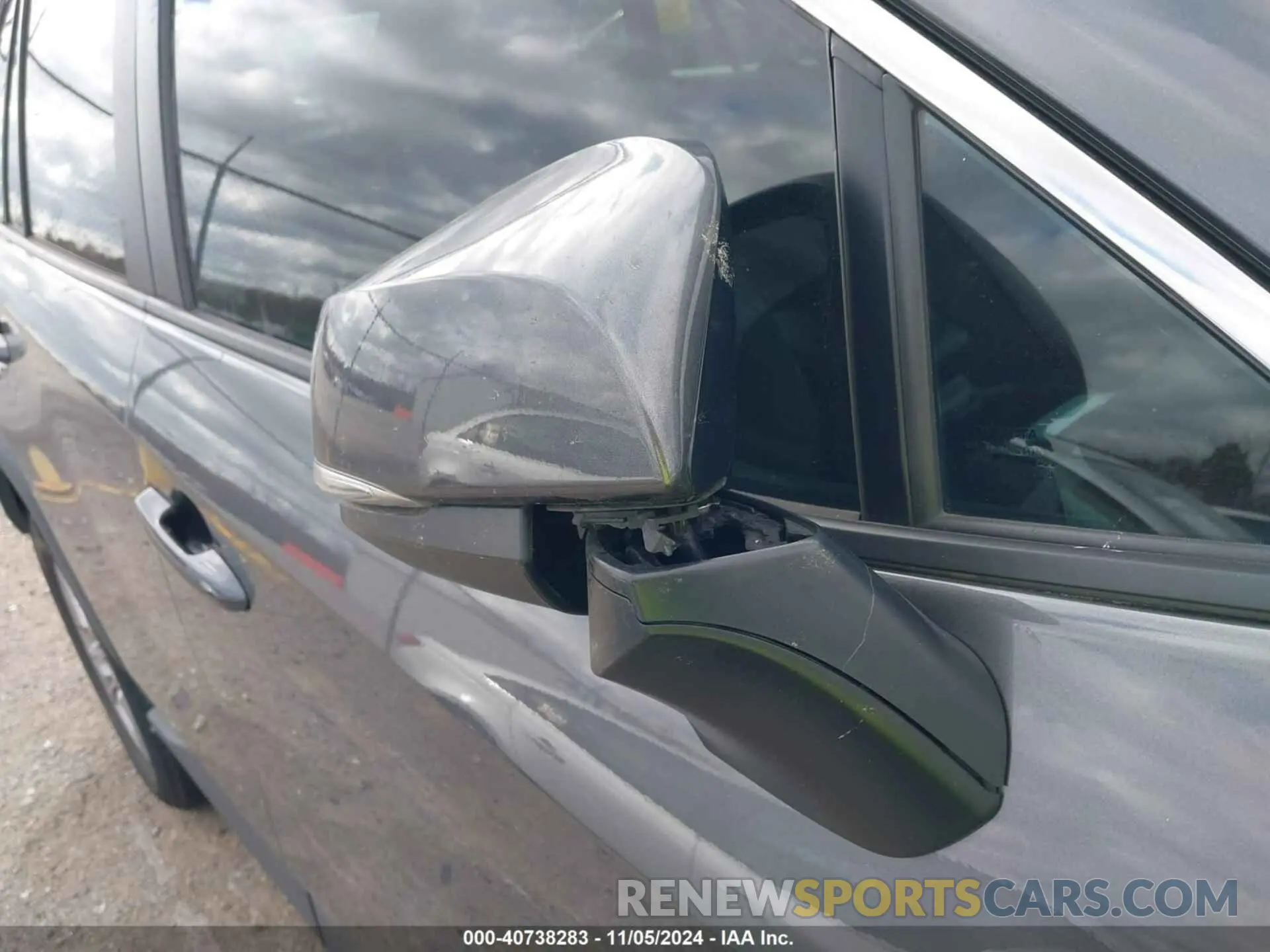 16 Photograph of a damaged car 2T3W1RFV6NC205714 TOYOTA RAV4 2022