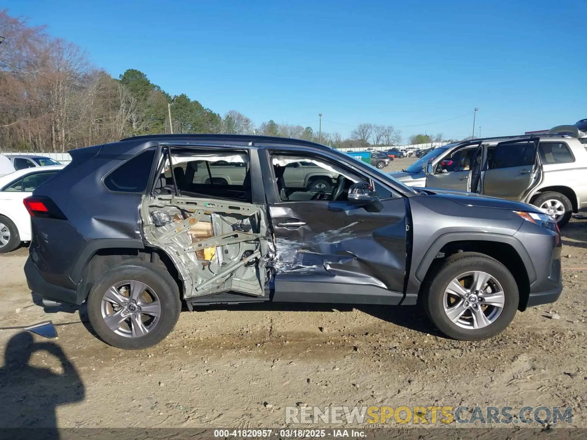 14 Photograph of a damaged car 2T3W1RFV6NC209679 TOYOTA RAV4 2022