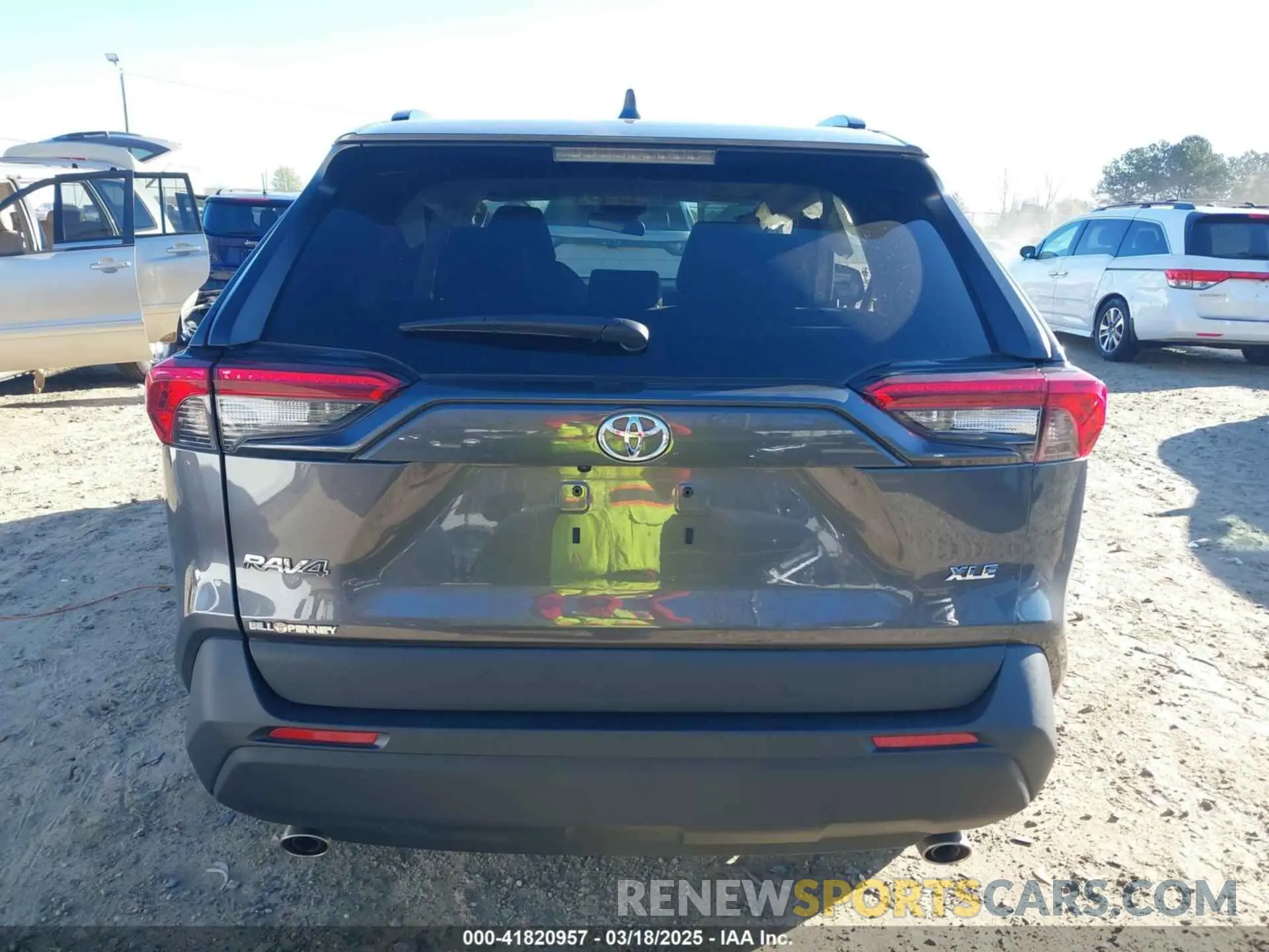 17 Photograph of a damaged car 2T3W1RFV6NC209679 TOYOTA RAV4 2022